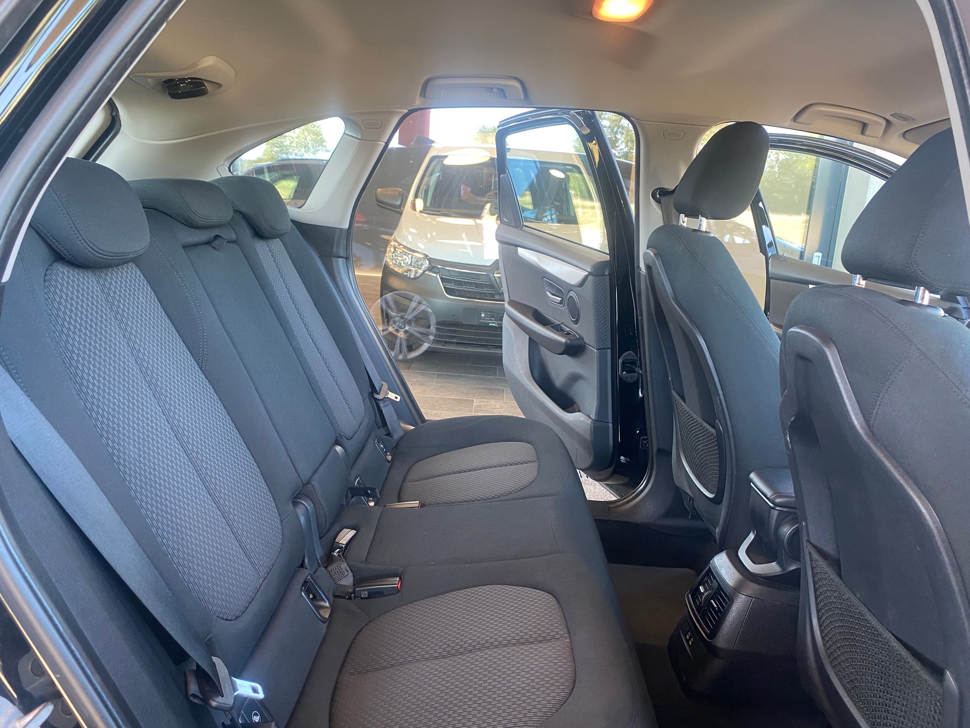 BMW 225xe iPerformance Active Tourer Steptronic-image-7