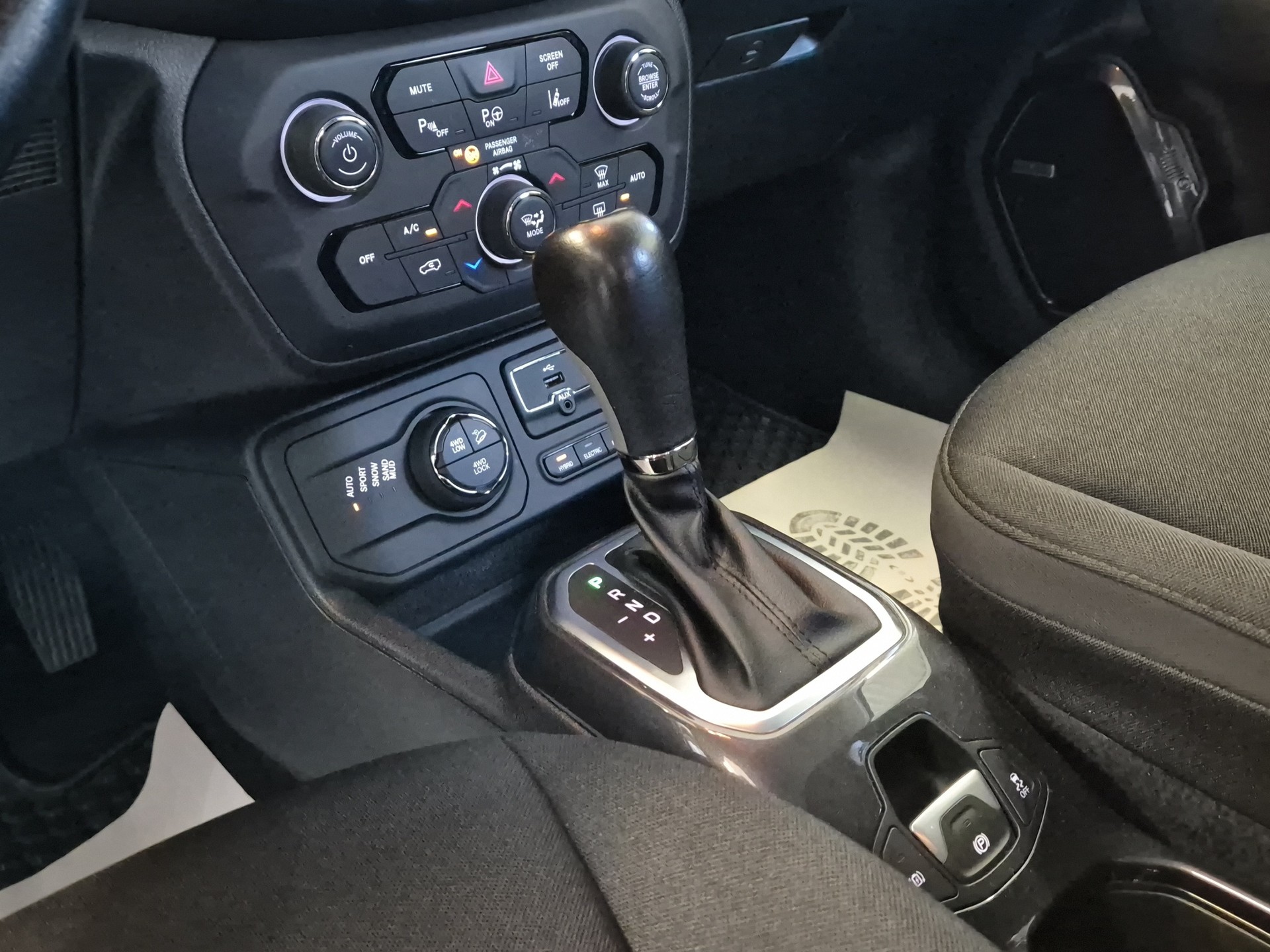 JEEP Renegade 1.3 T PHEV Limited AWD-image-22