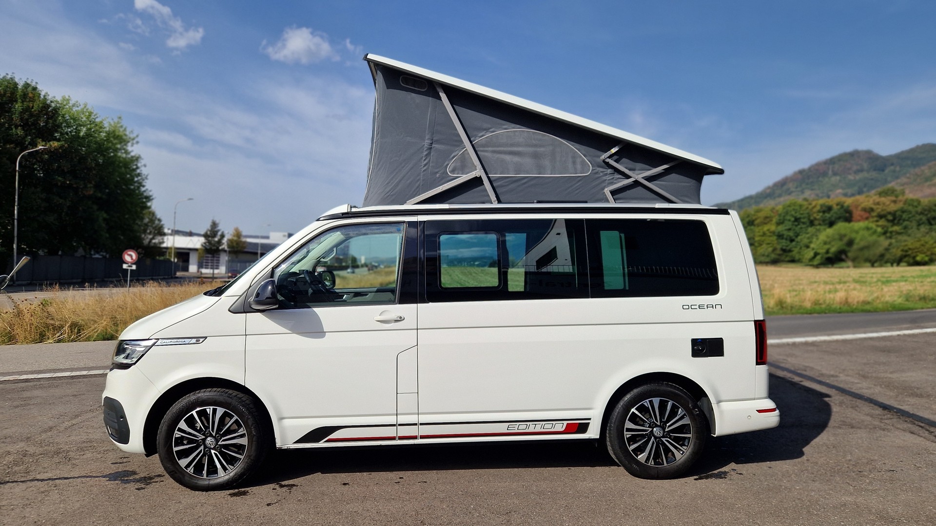 VW T6.1 California 2.0 TDI Ocean Edition Liberty DSG-image-2