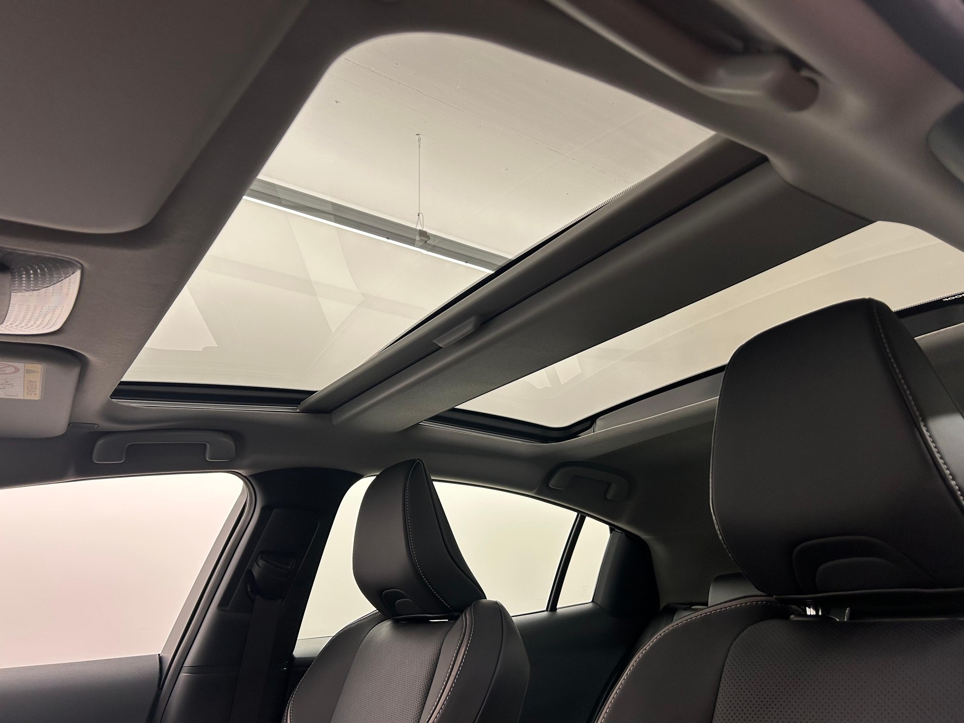 TOYOTA Prius 2.0 Plug-In-Hybrid Premium-image-6