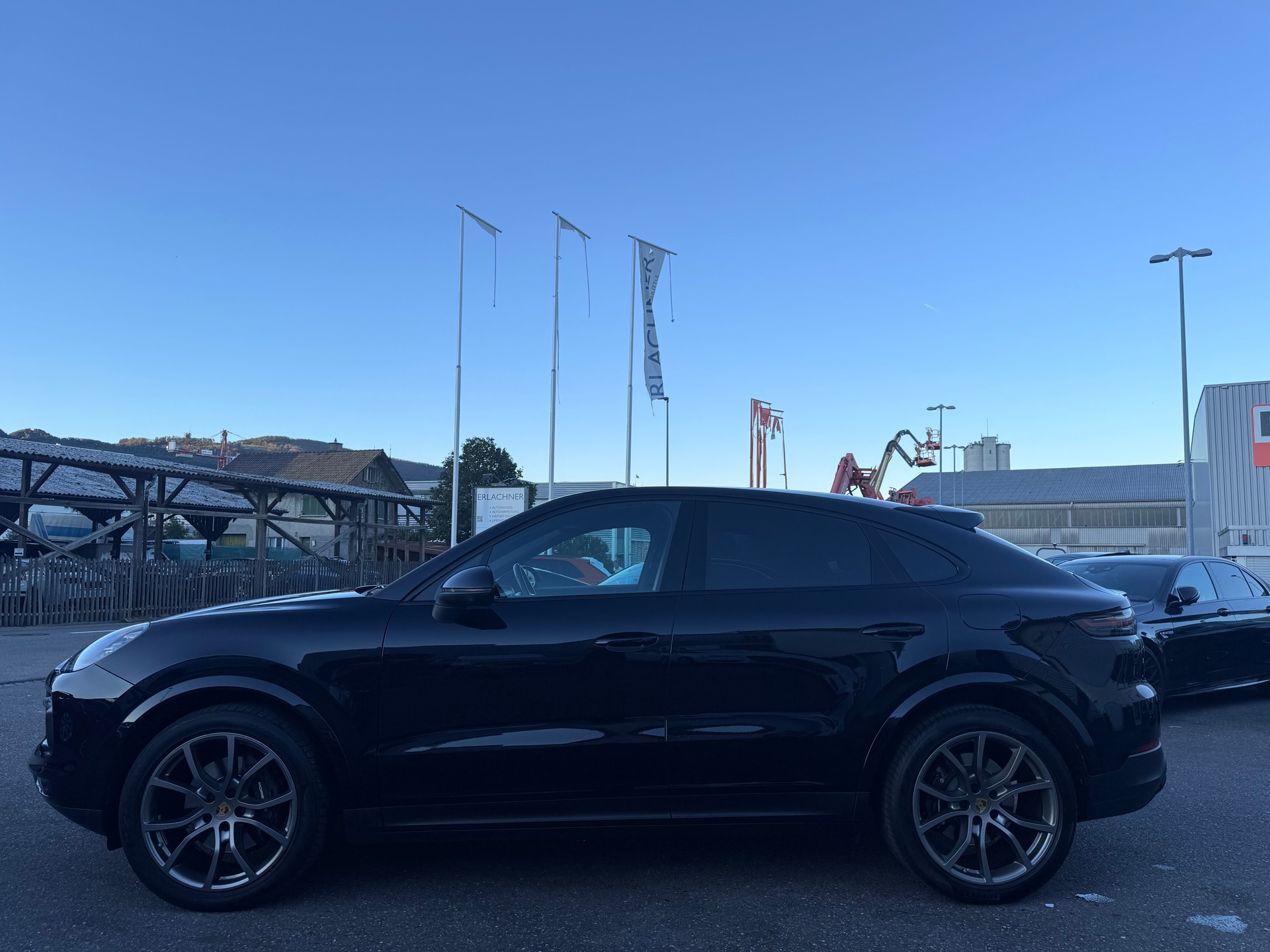 PORSCHE Cayenne Coupé E-Hybrid-showroom-element-2