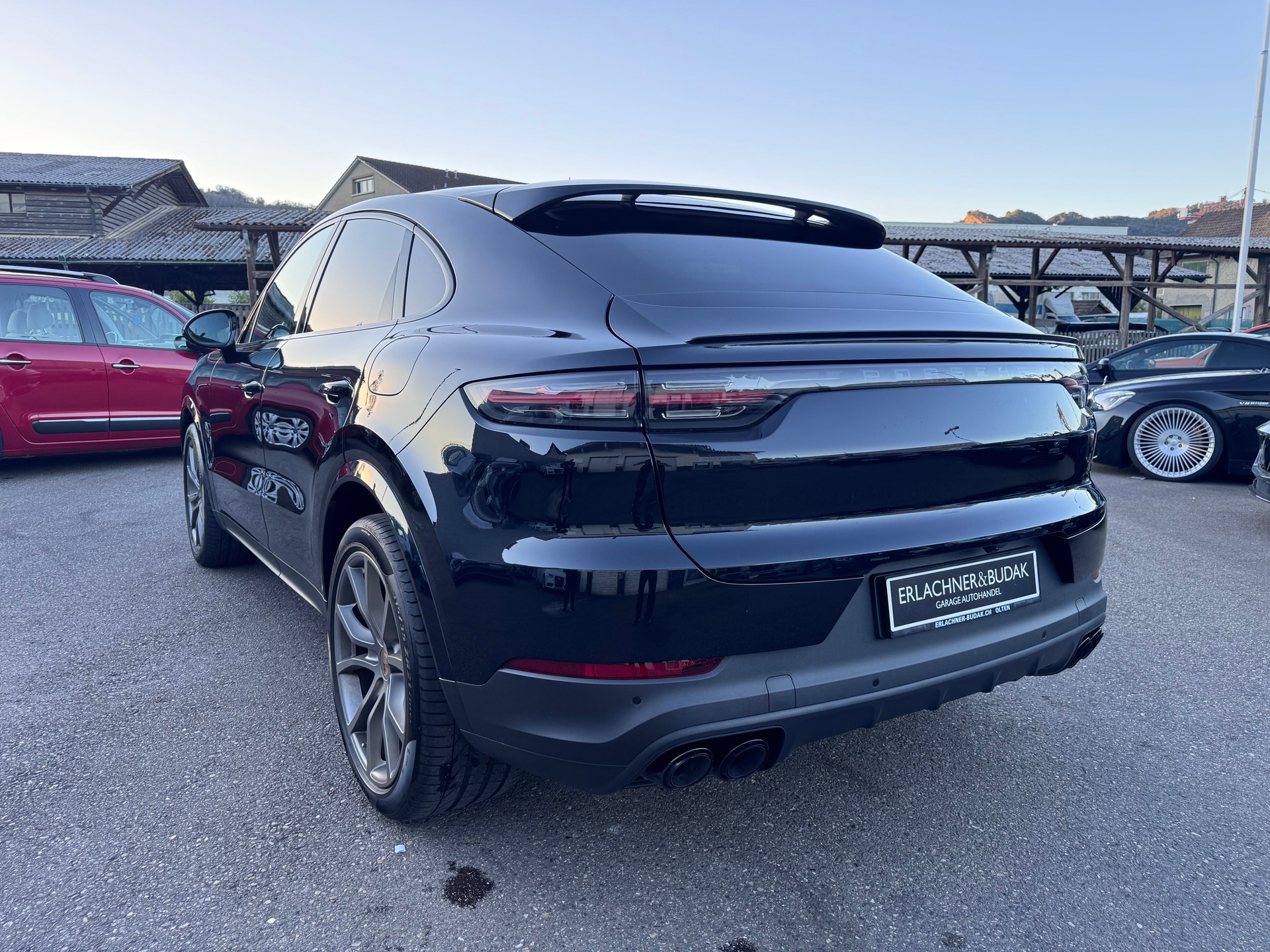 PORSCHE Cayenne Coupé E-Hybrid-showroom-element-3