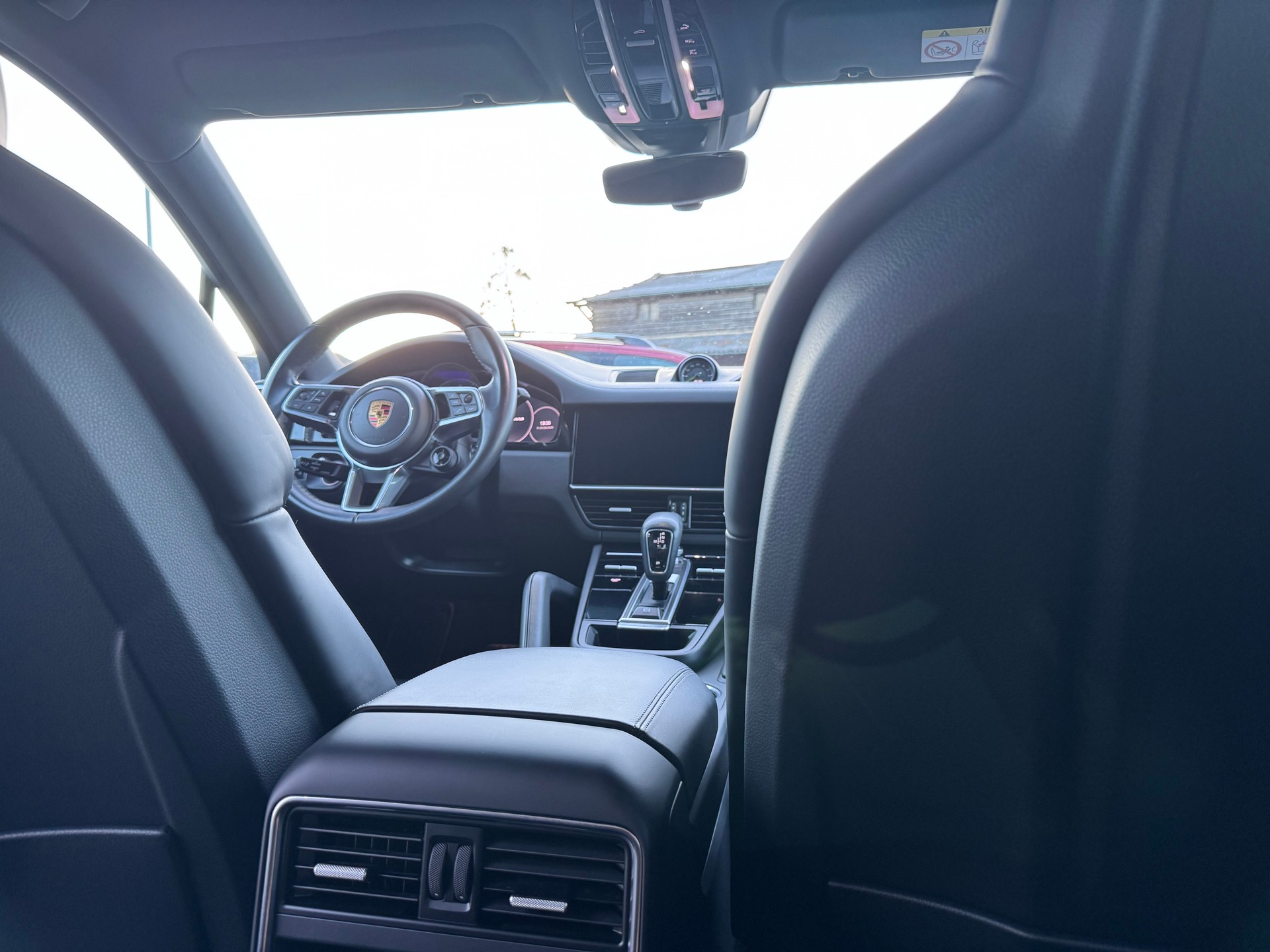 PORSCHE Cayenne Coupé E-Hybrid-image-10