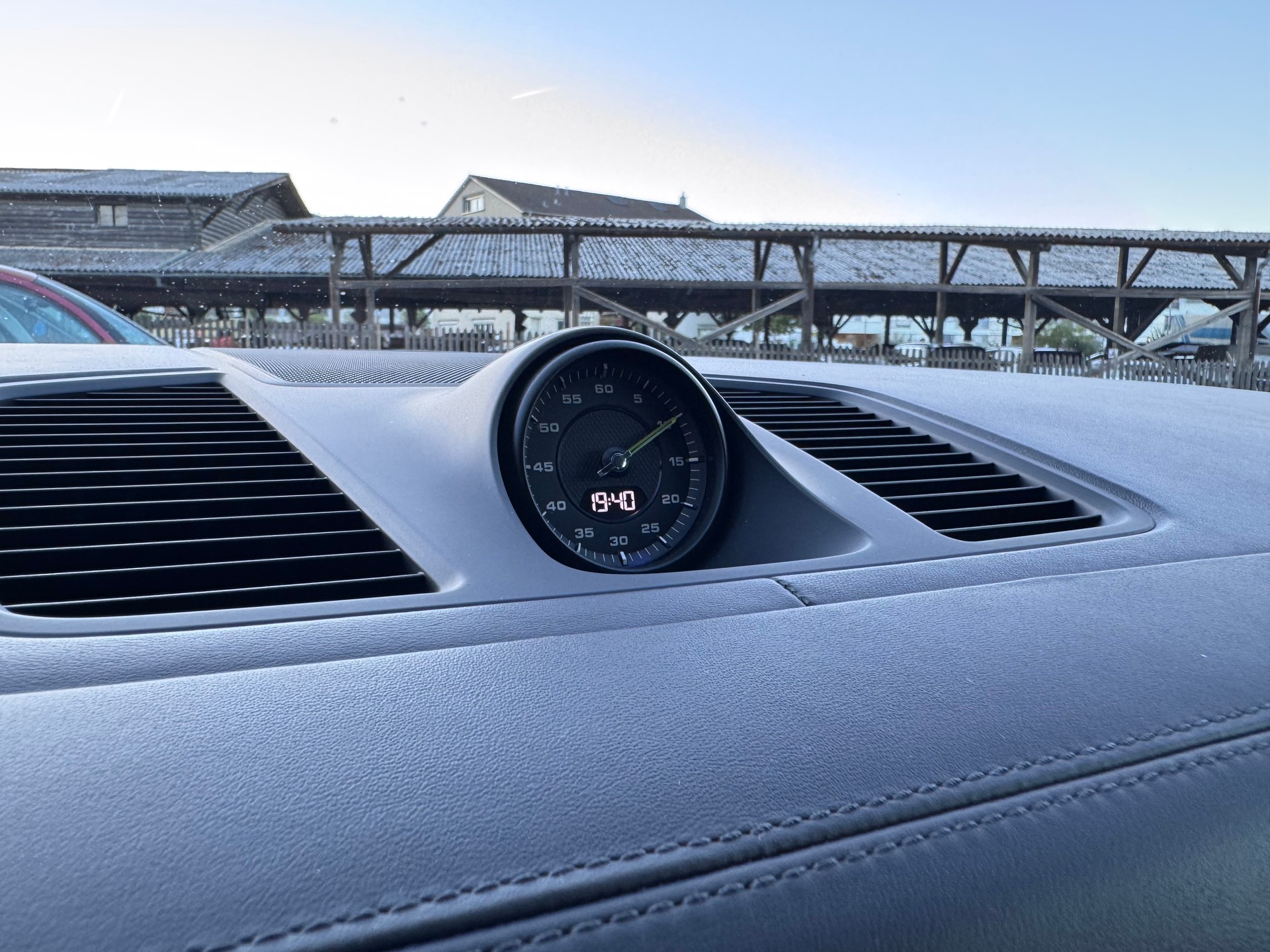 PORSCHE Cayenne Coupé E-Hybrid-image-15