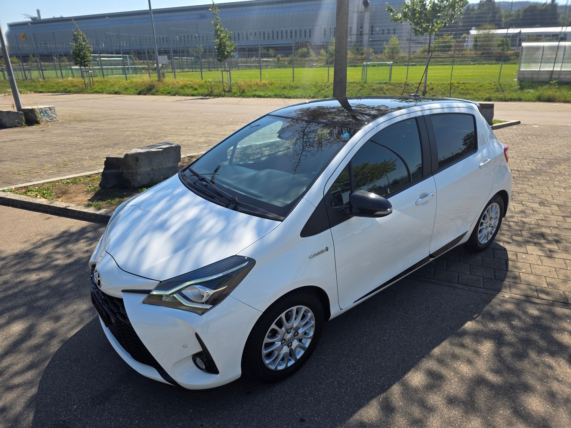 TOYOTA Yaris 1.5 VVT-i Hybrid GR-S e-CVT-showroom-element-2