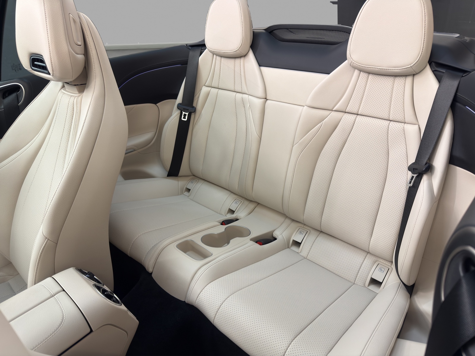 MERCEDES-BENZ CLE 200 - Cabrio - AMG / 360 Grad Kamera / DIGITAL LIGHT / AMG Premium-image-13