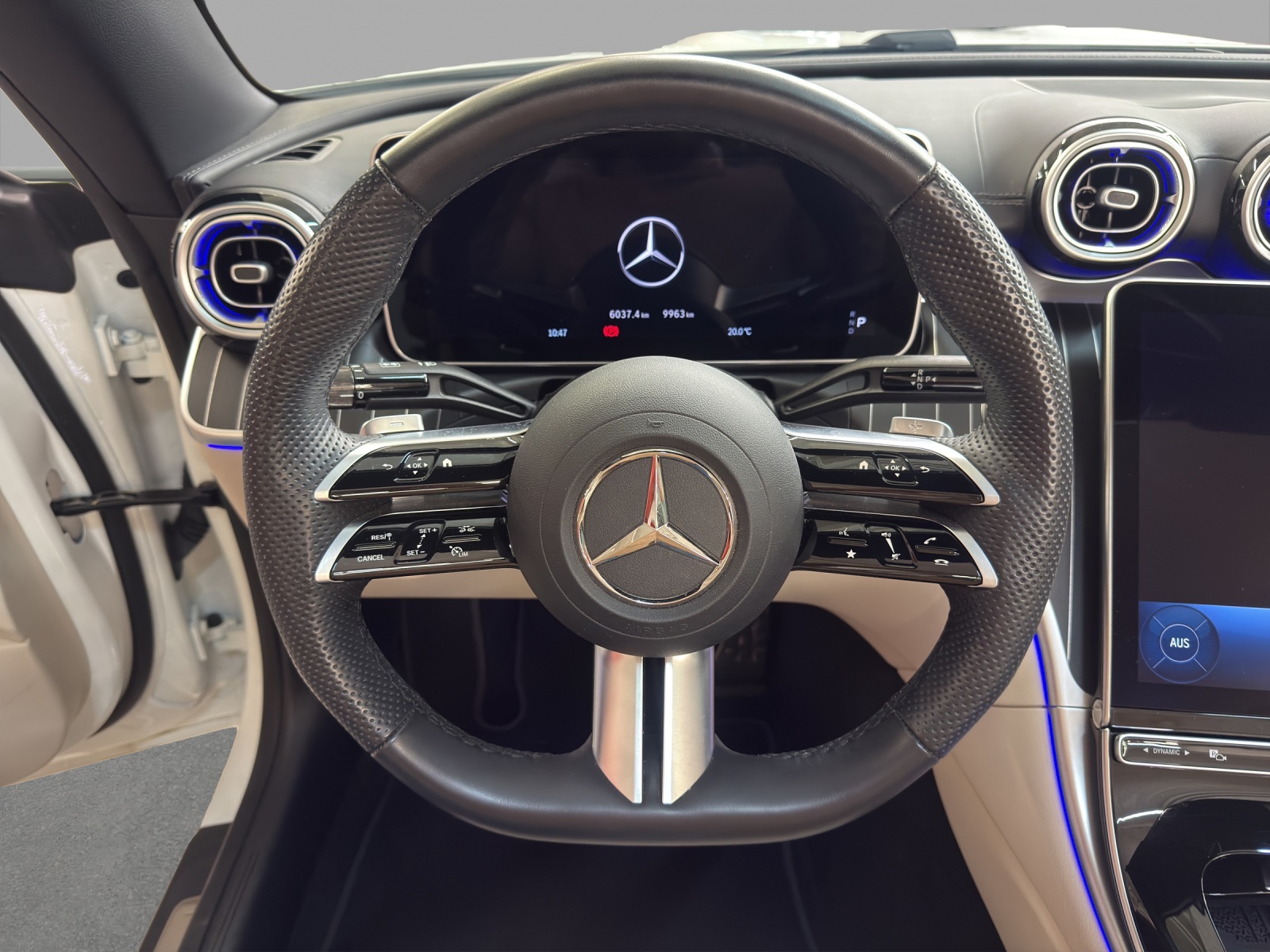 MERCEDES-BENZ CLE 200 - Cabrio - AMG / 360 Grad Kamera / DIGITAL LIGHT / AMG Premium-image-9