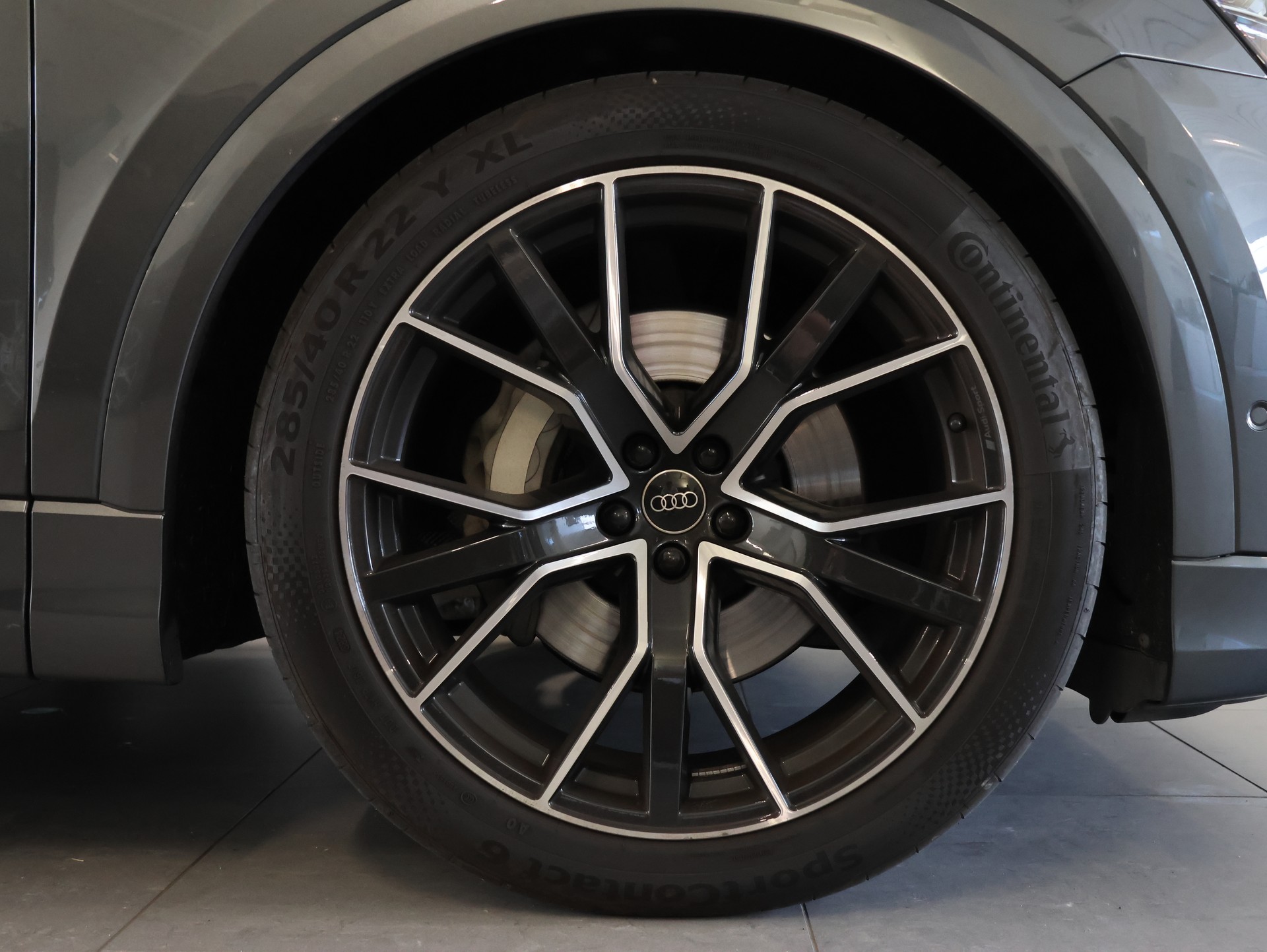 AUDI Q8 50 TDI quattro tiptronic *S-LINE*DAYTONGRAU-LACKIERUNG*-image-10