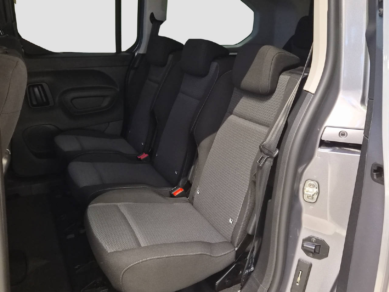 TOYOTA Proace City Verso L2 1.5 HDi 130 Style-image-9