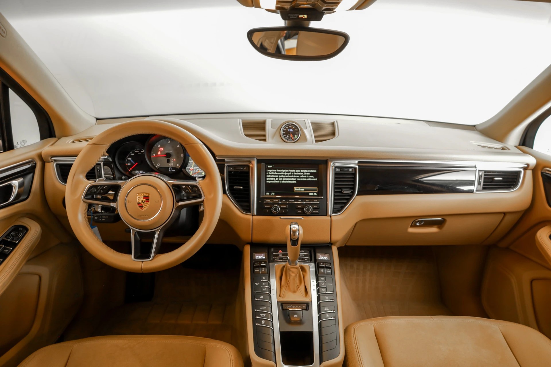 PORSCHE Macan S Diesel PDK Bi-Xénon PDLS / Jantes Macan Turbo 19 pouces / Sièges chauffants-image-9