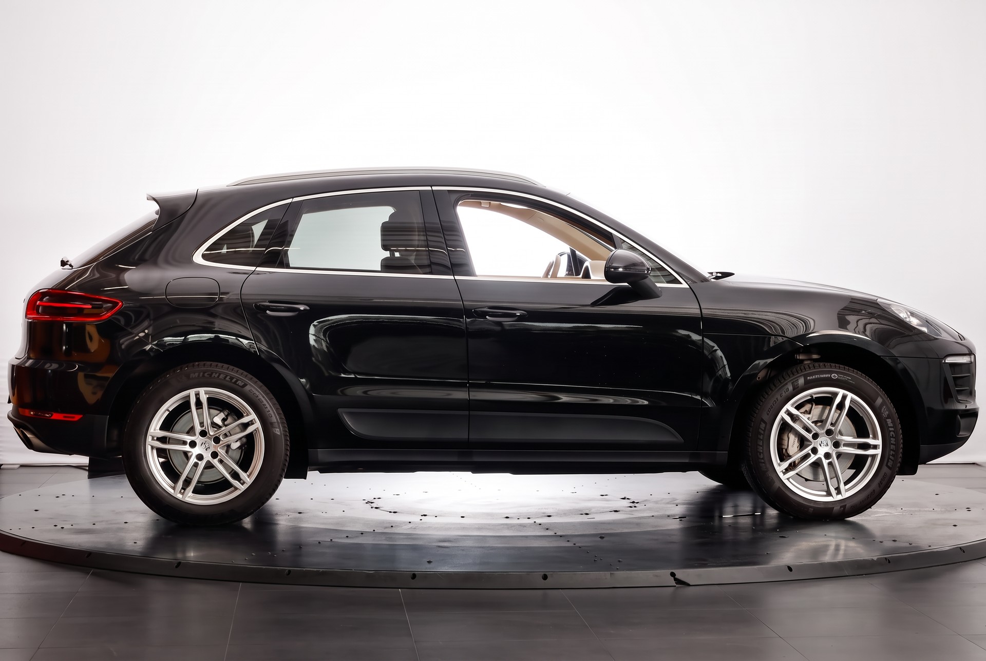PORSCHE Macan S Diesel PDK Bi-Xénon PDLS / Jantes Macan Turbo 19 pouces / Sièges chauffants-image-5