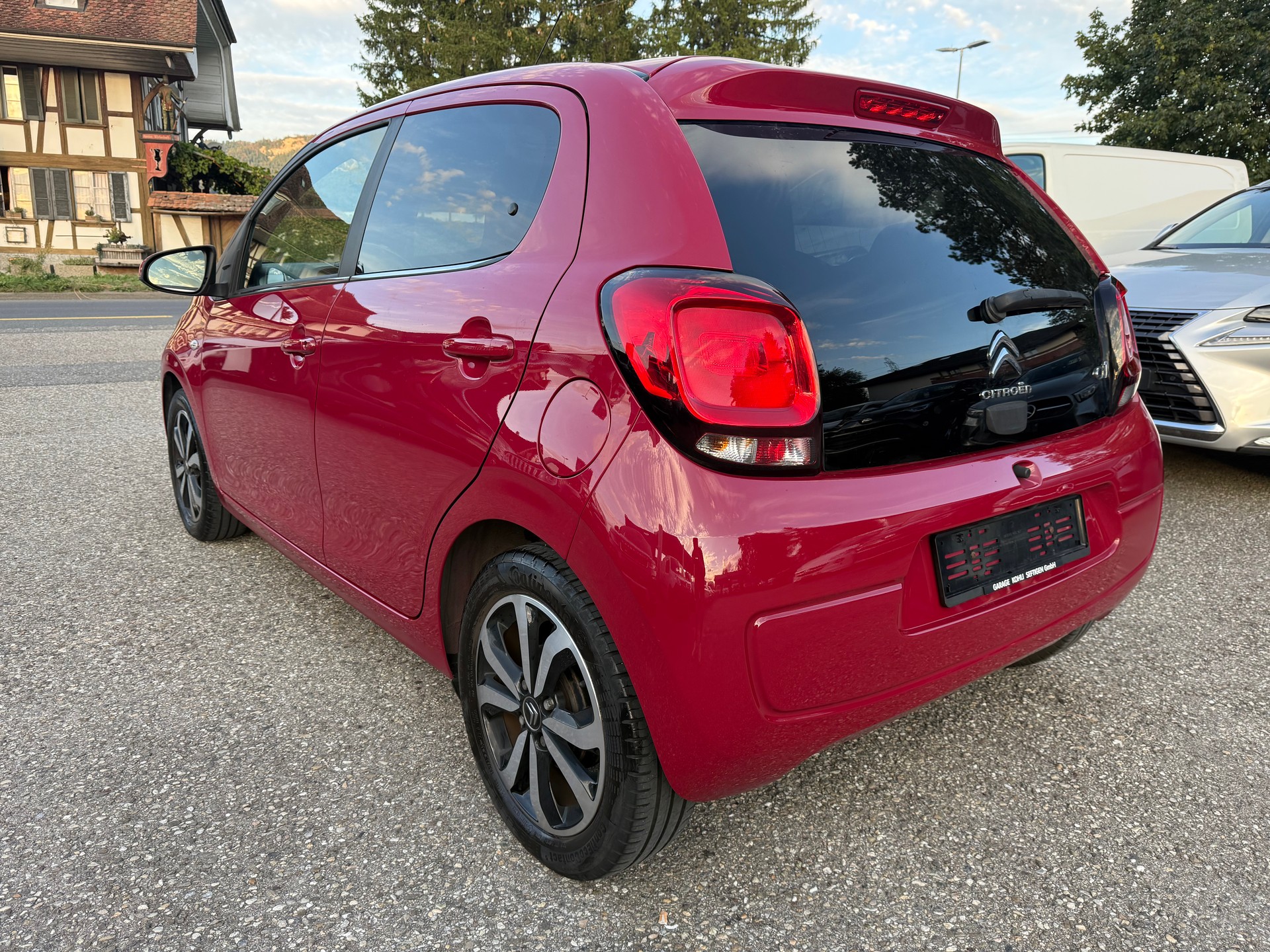 CITROEN C1 1.2 VTi Shine Airscape-image-3