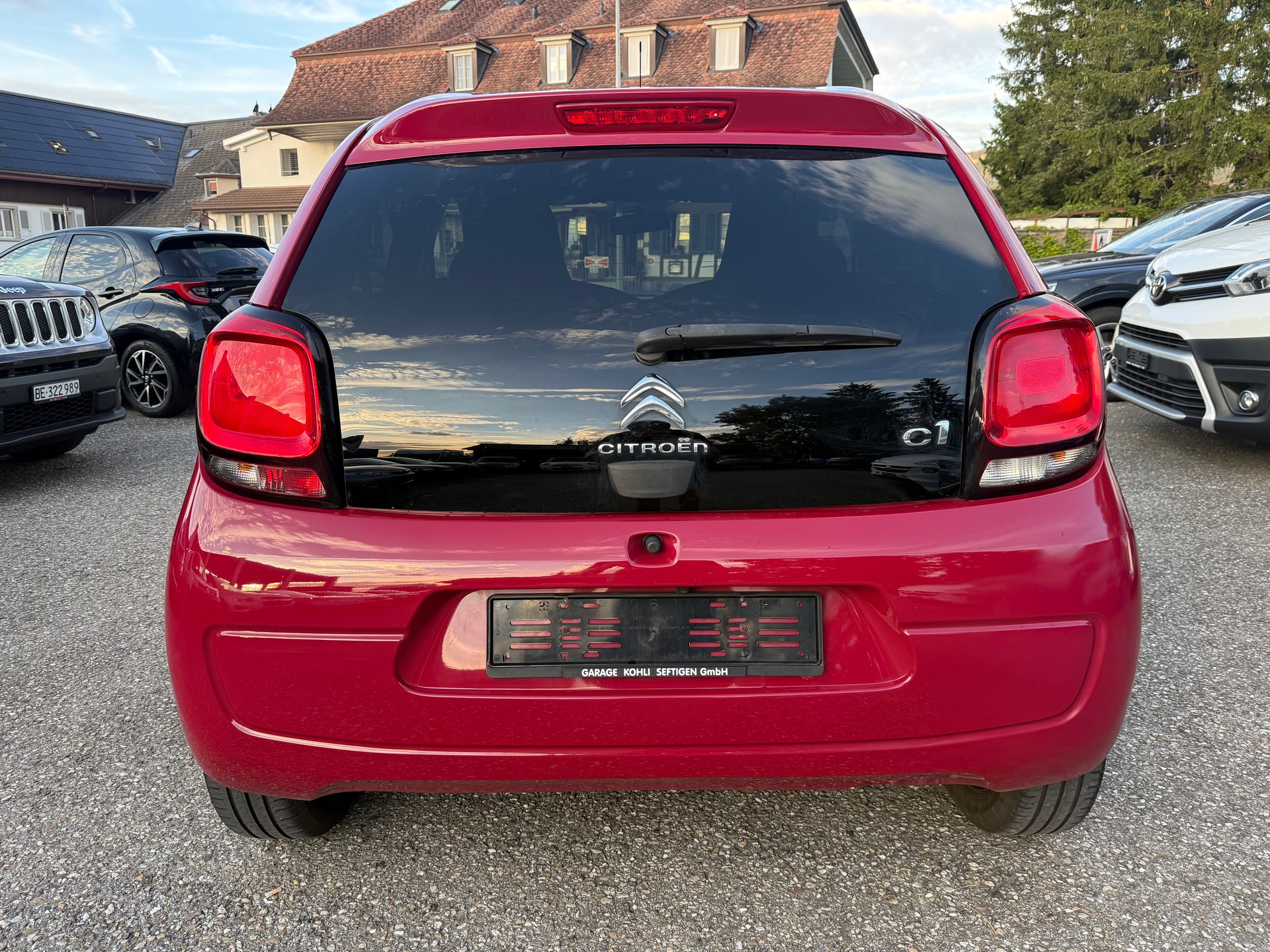 CITROEN C1 1.2 VTi Shine Airscape-image-4
