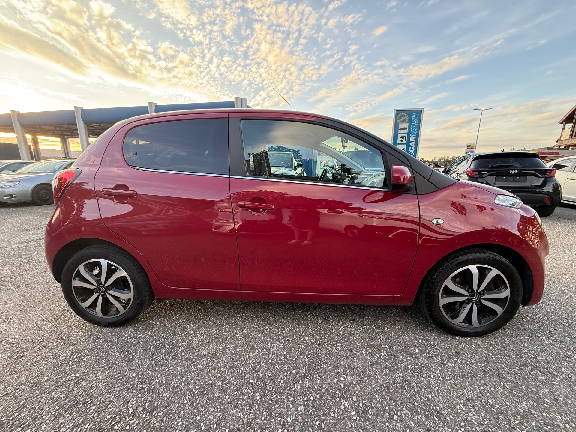 CITROEN C1 1.2 VTi Shine Airscape-image-7