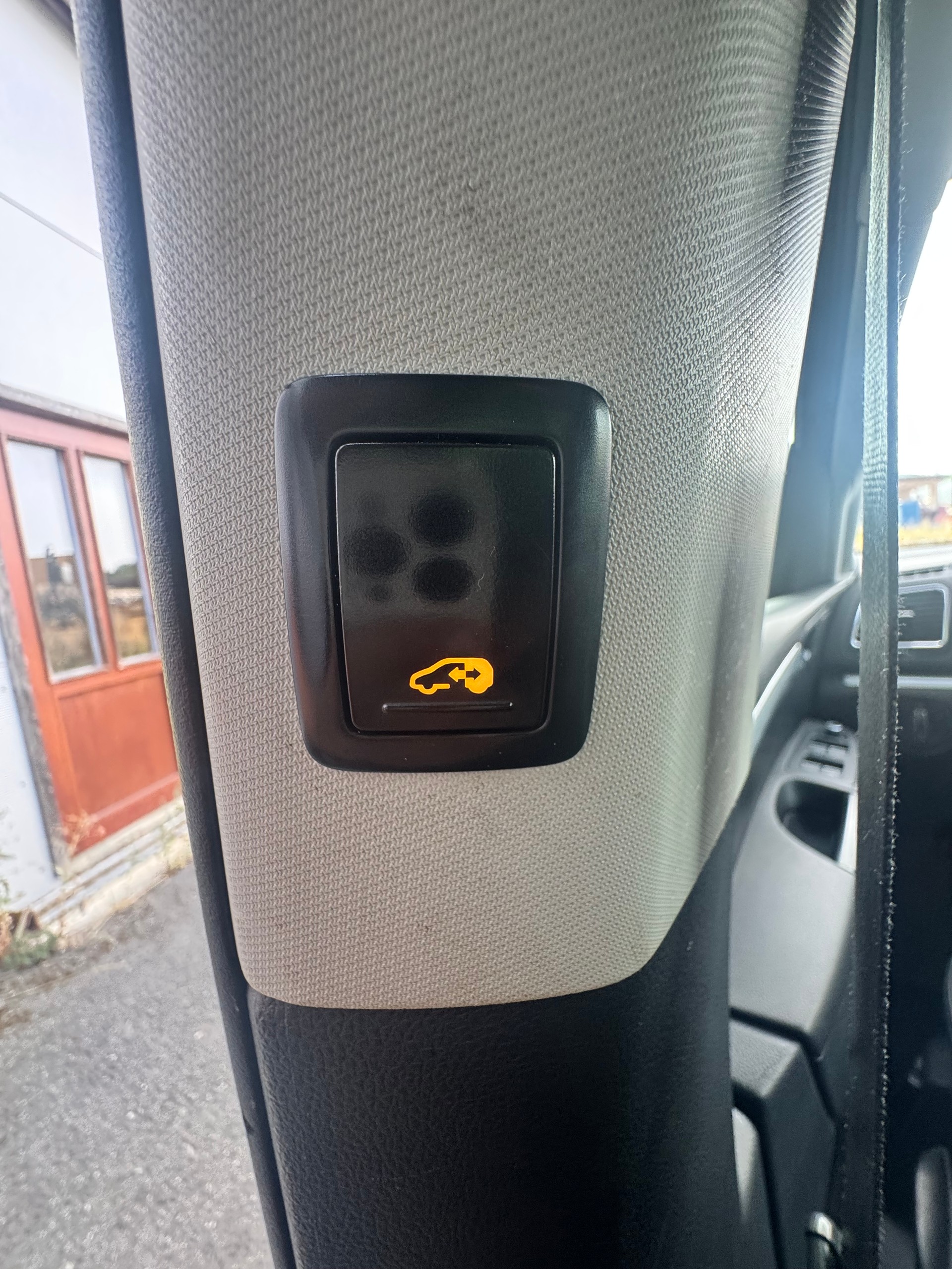 VW Sharan 2.0 TDI BMT Comfortline 4Motion-image-14