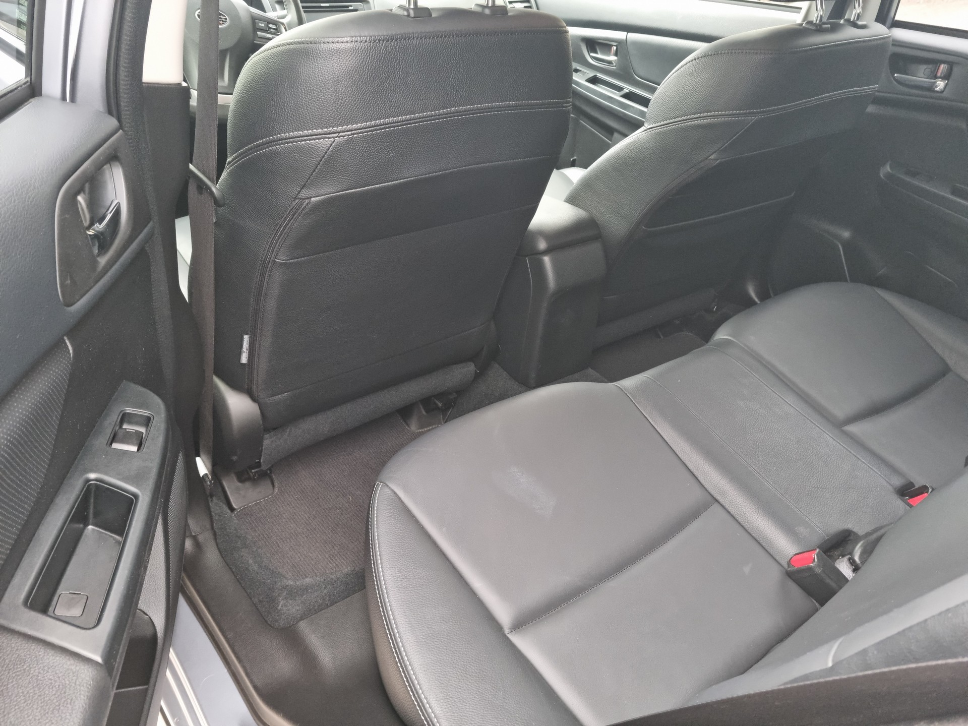 SUBARU XV 2.0 Swiss Three AWD CVT-image-9