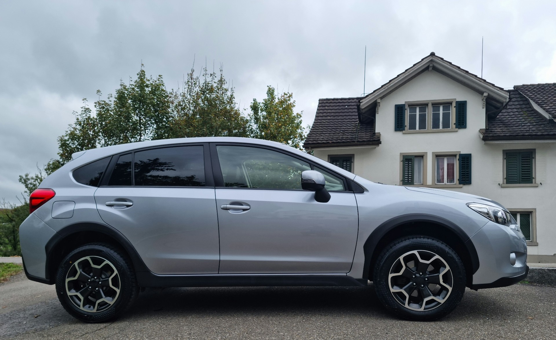 SUBARU XV 2.0 Swiss Three AWD CVT-image-4