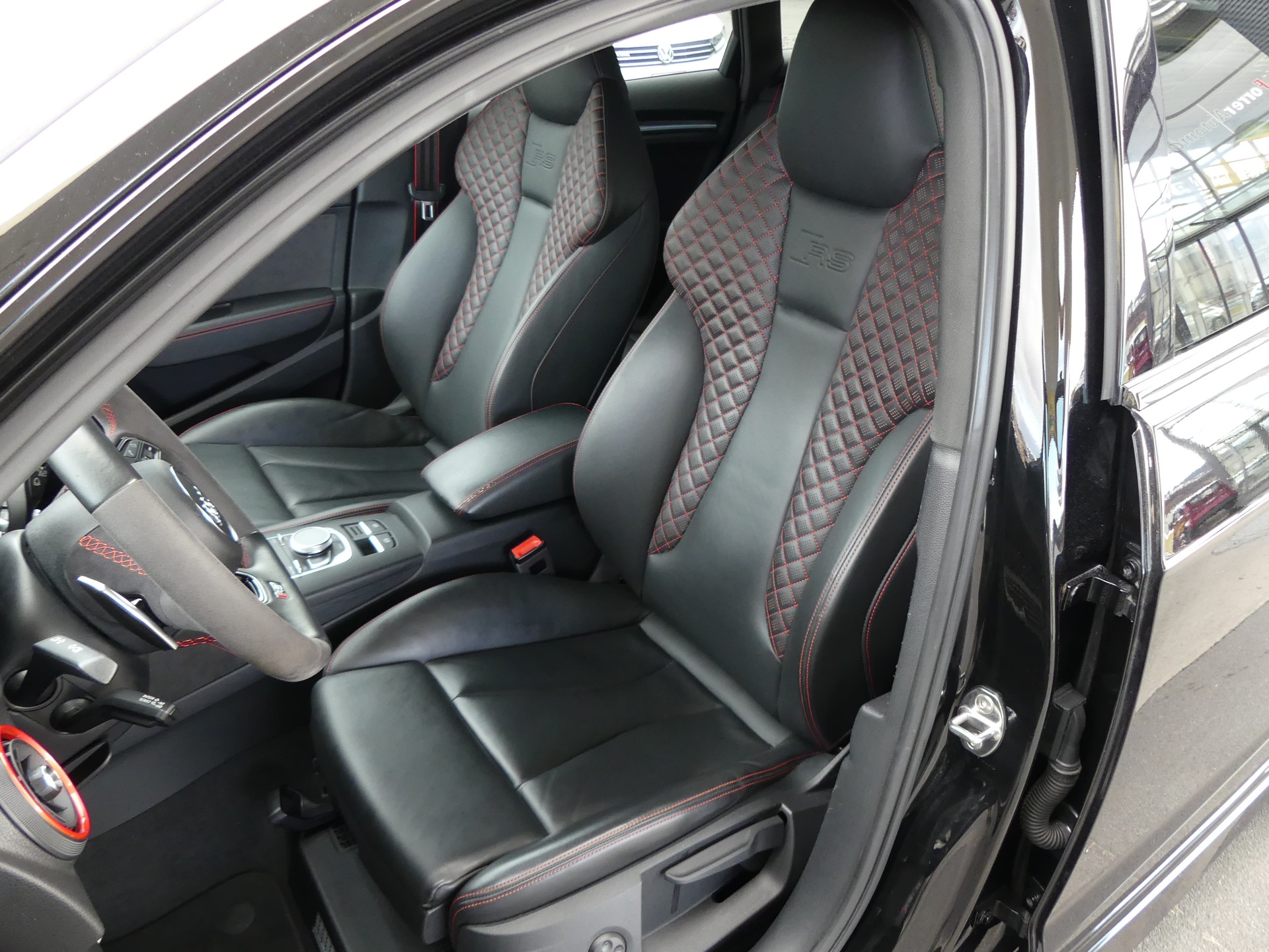AUDI RS3 Sportback 2.5 TSI quattro S-tronic-image-10