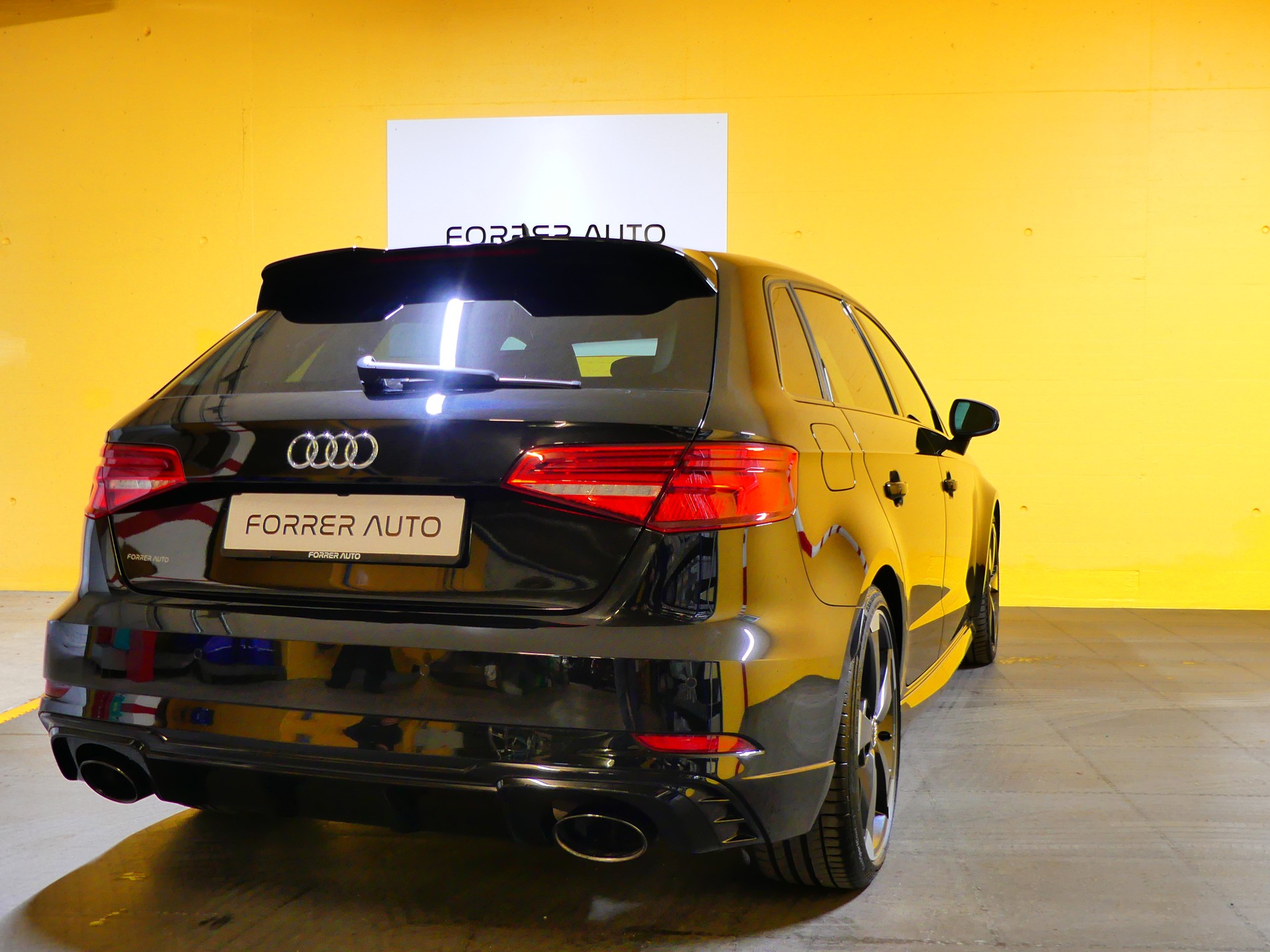 AUDI RS3 Sportback 2.5 TSI quattro S-tronic-image-5