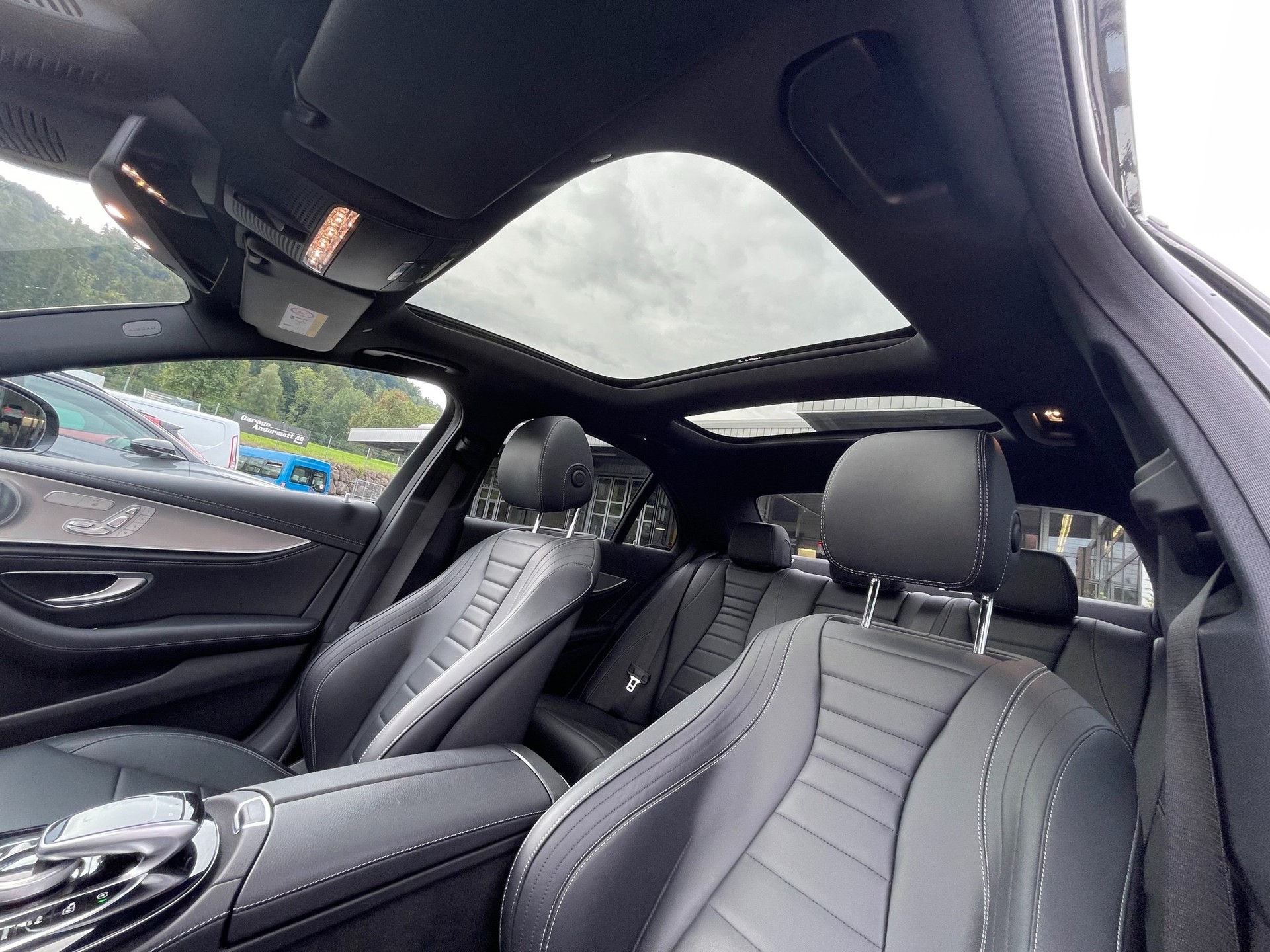 MERCEDES-BENZ E 350 d AMG Line 9G-Tronic-image-13