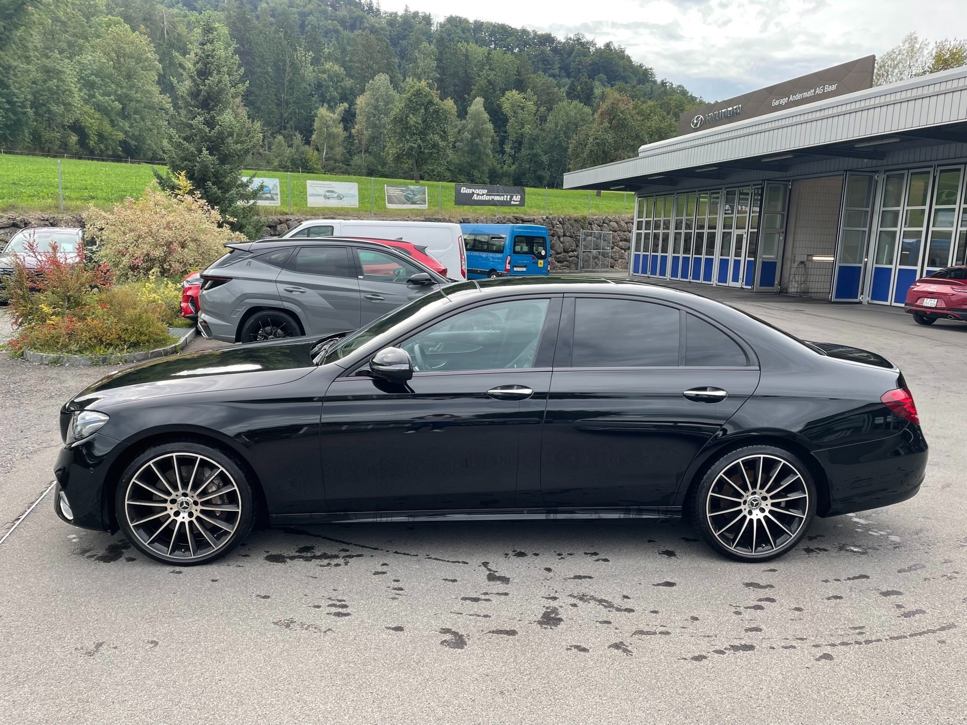 MERCEDES-BENZ E 350 d AMG Line 9G-Tronic-image-17