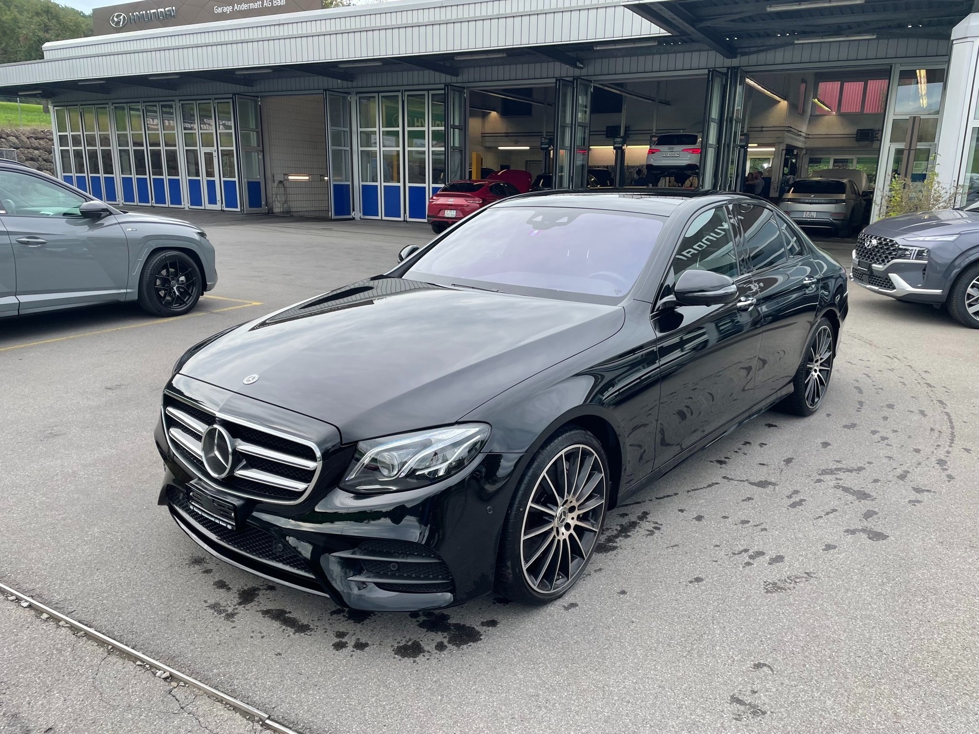 MERCEDES-BENZ E 350 d AMG Line 9G-Tronic-image-18