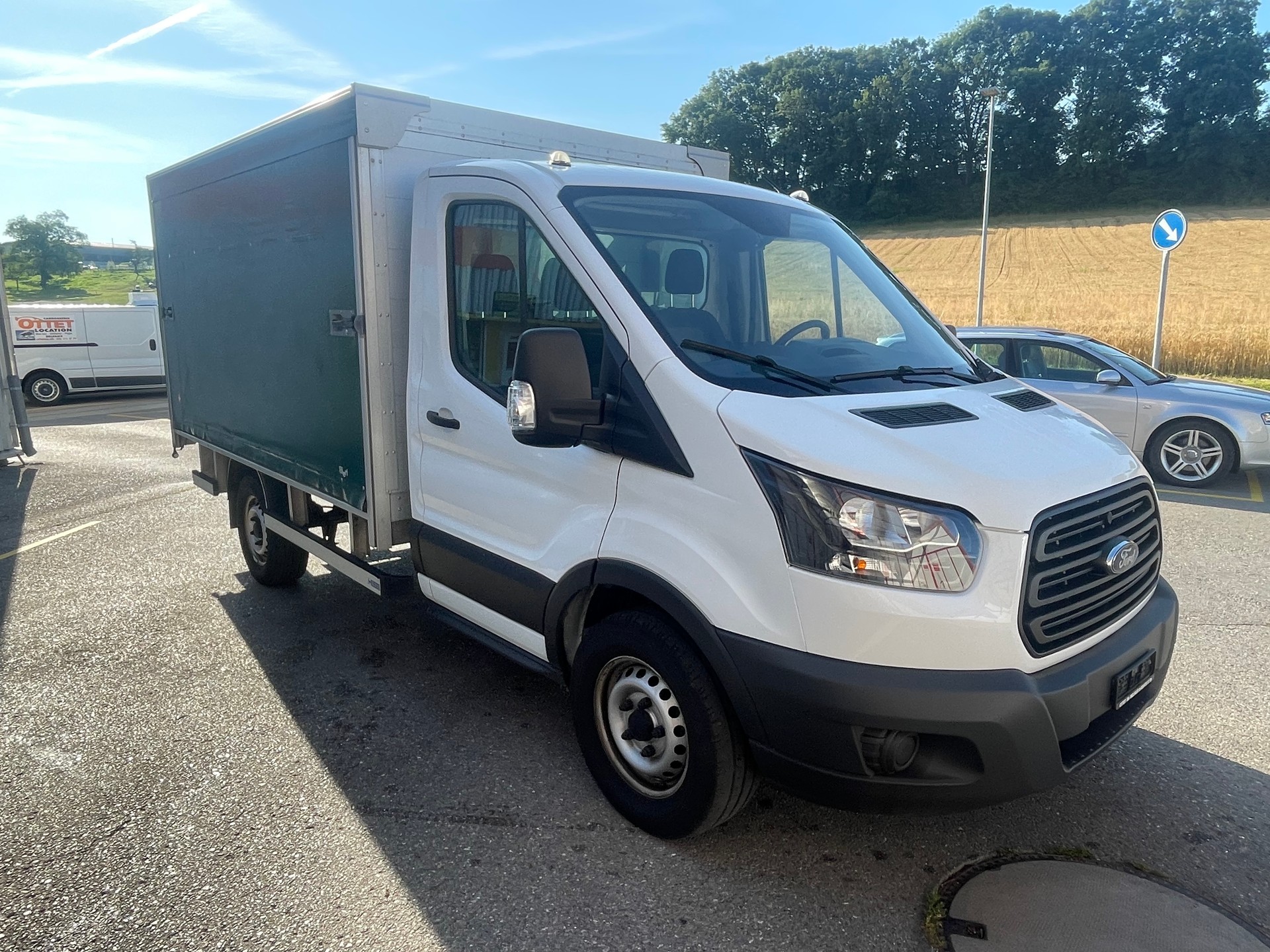 FORD Transit 350 L2 Ambiente 2.0 TDCi 130 RWD-image-1