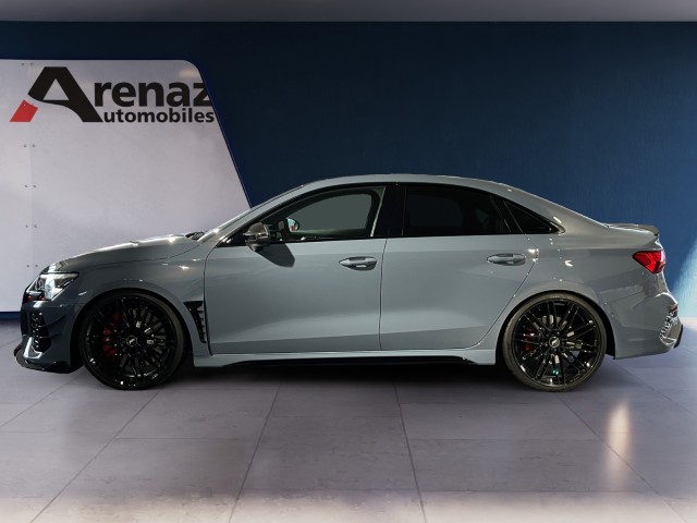 AUDI LA VOITURE COMPACTE HAUT DE GAMME ULTIME - LIMITED ABT RS3-R DISPOSE DE 500 CH ET D’UN ENSEMBLE AÉRODYNAMIQUE EN CARBONE-showroom-element-1