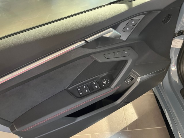 AUDI LA VOITURE COMPACTE HAUT DE GAMME ULTIME - LIMITED ABT RS3-R DISPOSE DE 500 CH ET D’UN ENSEMBLE AÉRODYNAMIQUE EN CARBONE-image-10