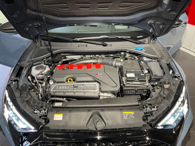 AUDI LA VOITURE COMPACTE HAUT DE GAMME ULTIME - LIMITED ABT RS3-R DISPOSE DE 500 CH ET D’UN ENSEMBLE AÉRODYNAMIQUE EN CARBONE-image-19