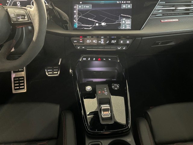 AUDI LA VOITURE COMPACTE HAUT DE GAMME ULTIME - LIMITED ABT RS3-R DISPOSE DE 500 CH ET D’UN ENSEMBLE AÉRODYNAMIQUE EN CARBONE-image-14