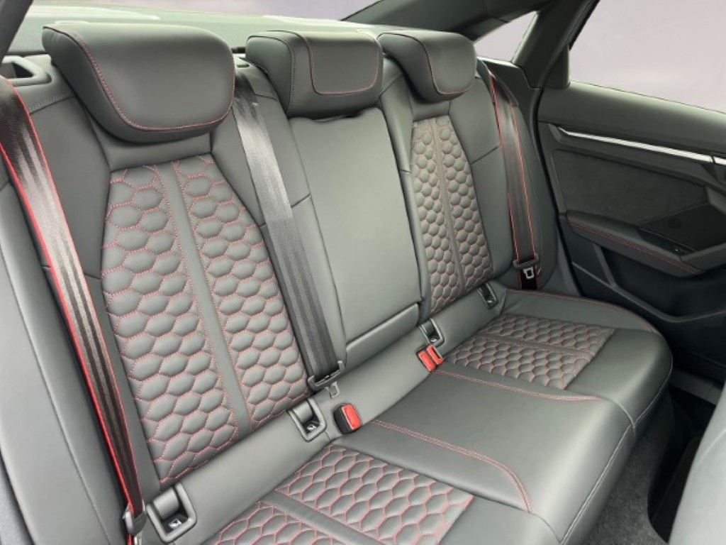 AUDI LA VOITURE COMPACTE HAUT DE GAMME ULTIME - LIMITED ABT RS3-R DISPOSE DE 500 CH ET D’UN ENSEMBLE AÉRODYNAMIQUE EN CARBONE-image-17