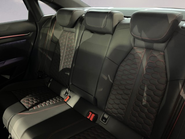 AUDI LA VOITURE COMPACTE HAUT DE GAMME ULTIME - LIMITED ABT RS3-R DISPOSE DE 500 CH ET D’UN ENSEMBLE AÉRODYNAMIQUE EN CARBONE-image-15