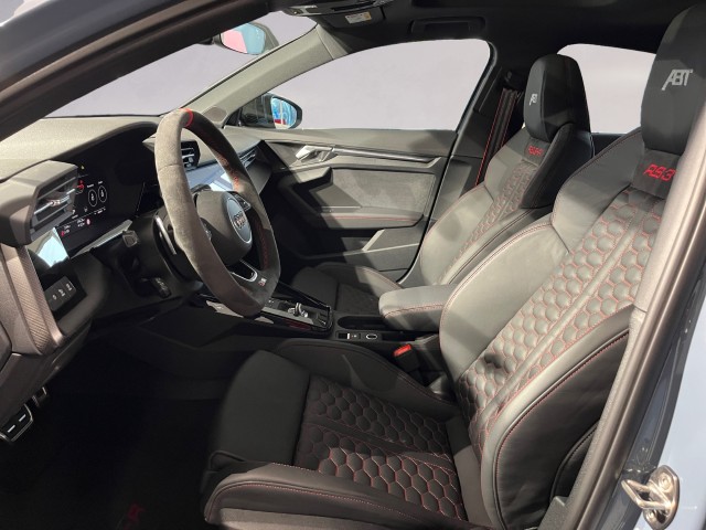 AUDI LA VOITURE COMPACTE HAUT DE GAMME ULTIME - LIMITED ABT RS3-R DISPOSE DE 500 CH ET D’UN ENSEMBLE AÉRODYNAMIQUE EN CARBONE-image-9