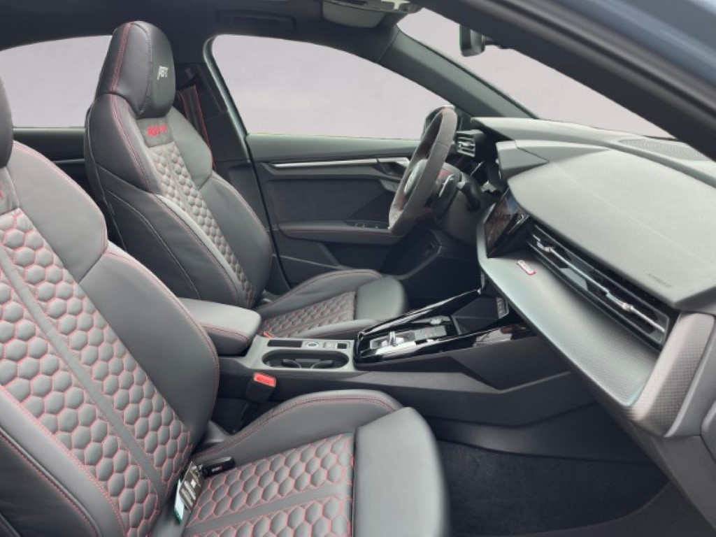 AUDI LA VOITURE COMPACTE HAUT DE GAMME ULTIME - LIMITED ABT RS3-R DISPOSE DE 500 CH ET D’UN ENSEMBLE AÉRODYNAMIQUE EN CARBONE-image-15