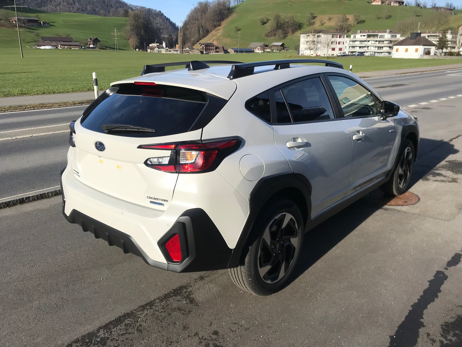 SUBARU Crosstrek 2.0 e-Boxer Luxury AWD Lineartronic-image-4