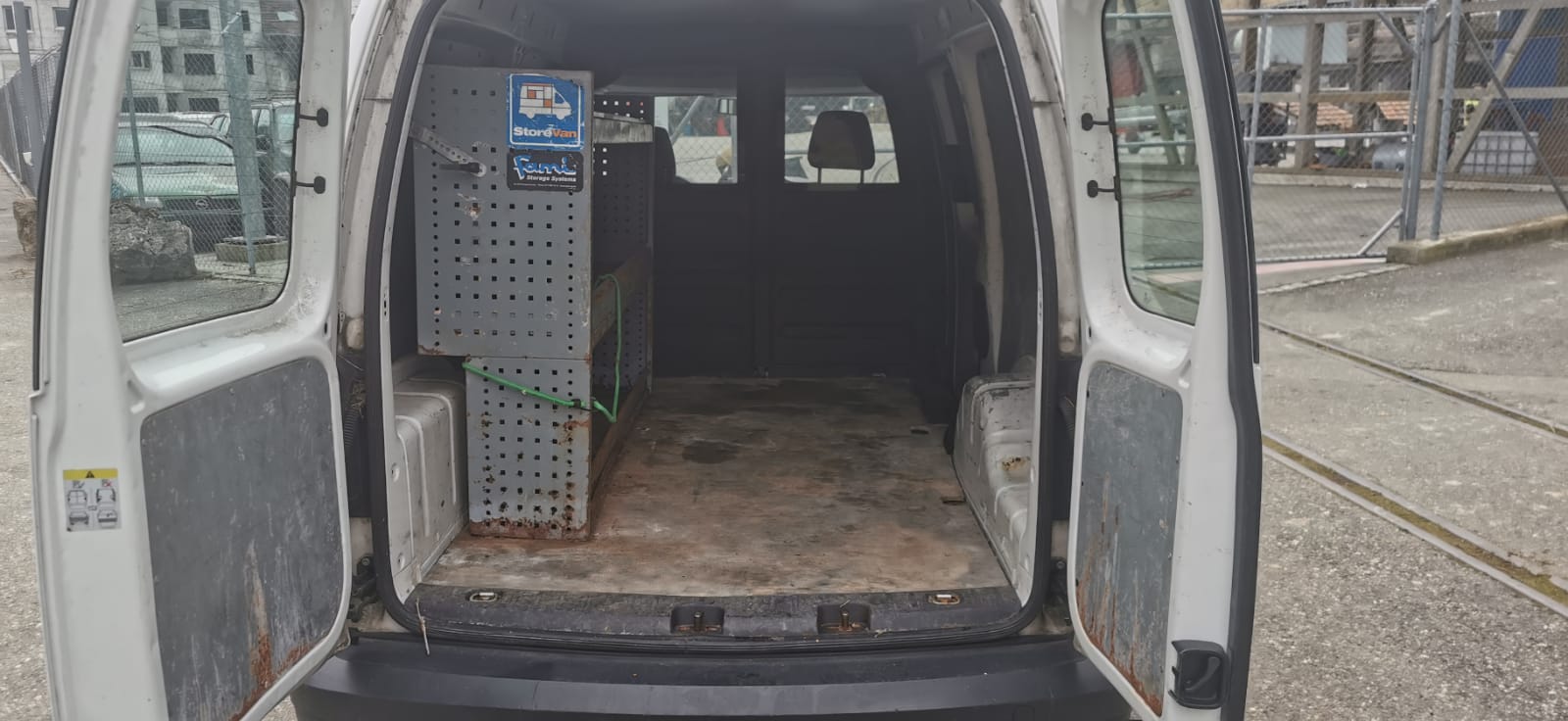 VW Caddy Maxi 1.4TGI BlueMotion Technology-image-4