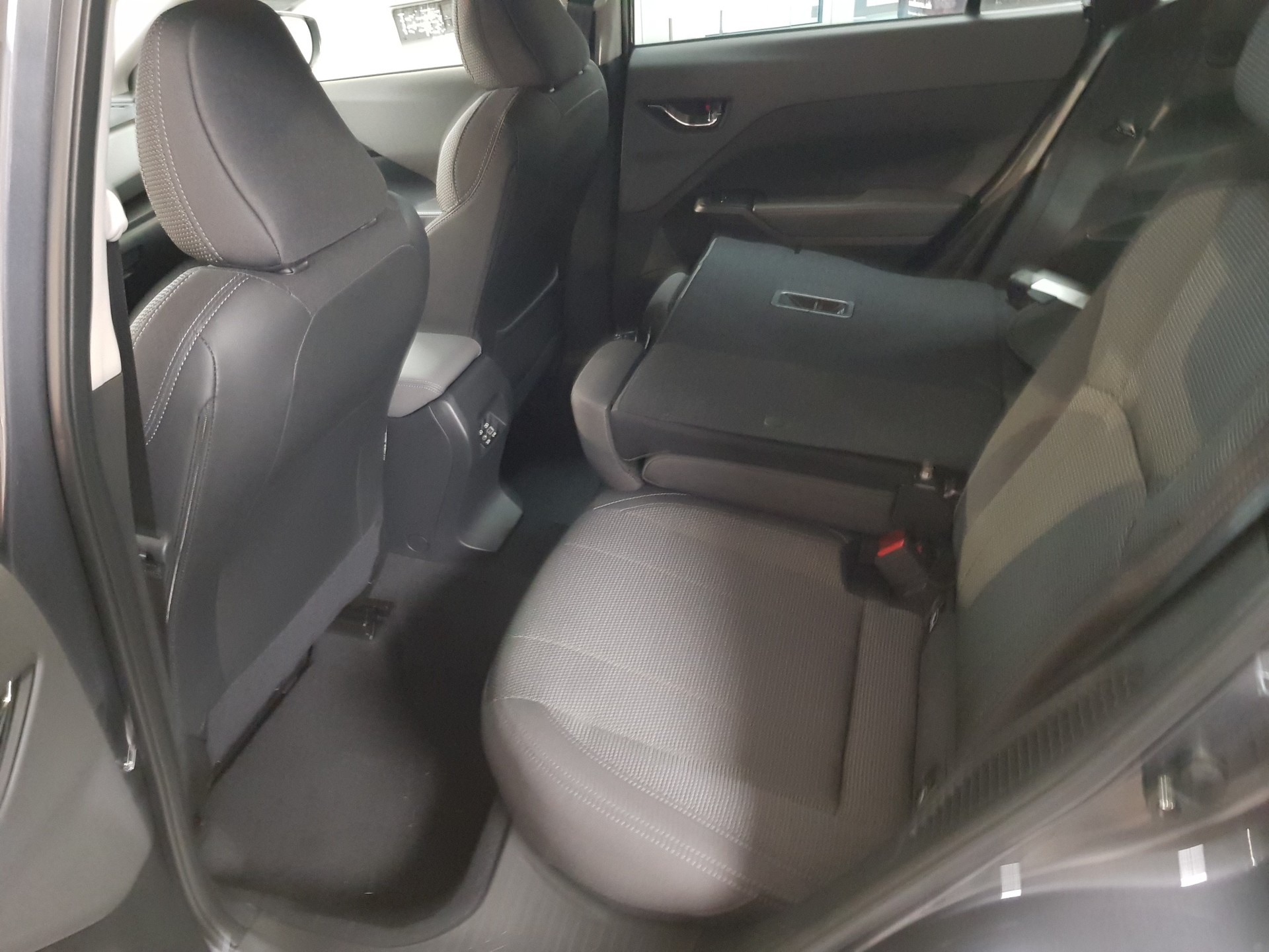 SUBARU Crosstrek 2.0 e-Boxer Swiss Plus AWD Lineartronic-image-7