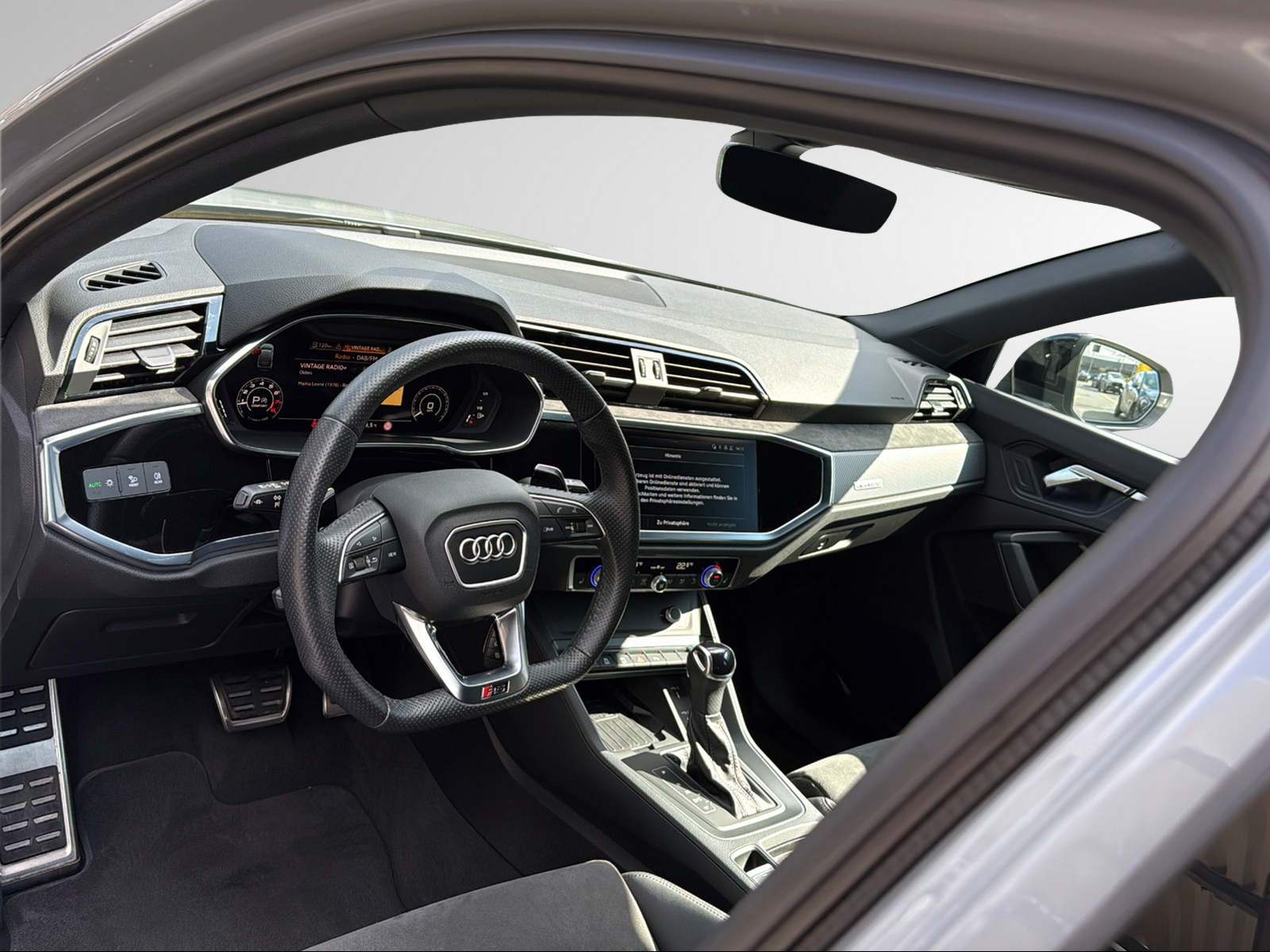 AUDI RS Q3 Sportback quattro S tronic-image-7