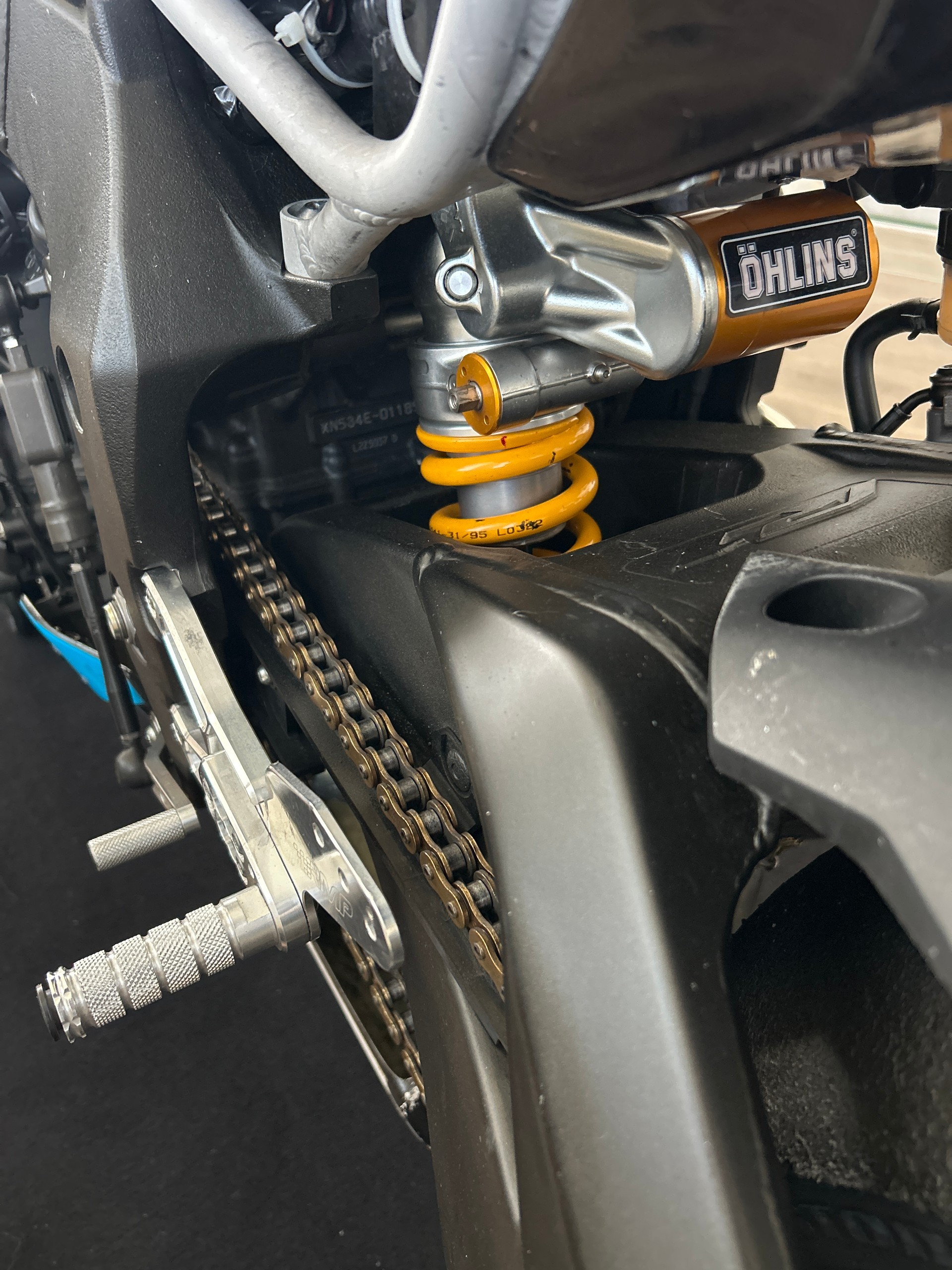 YAMAHA YZF-R1 ABS-image-3