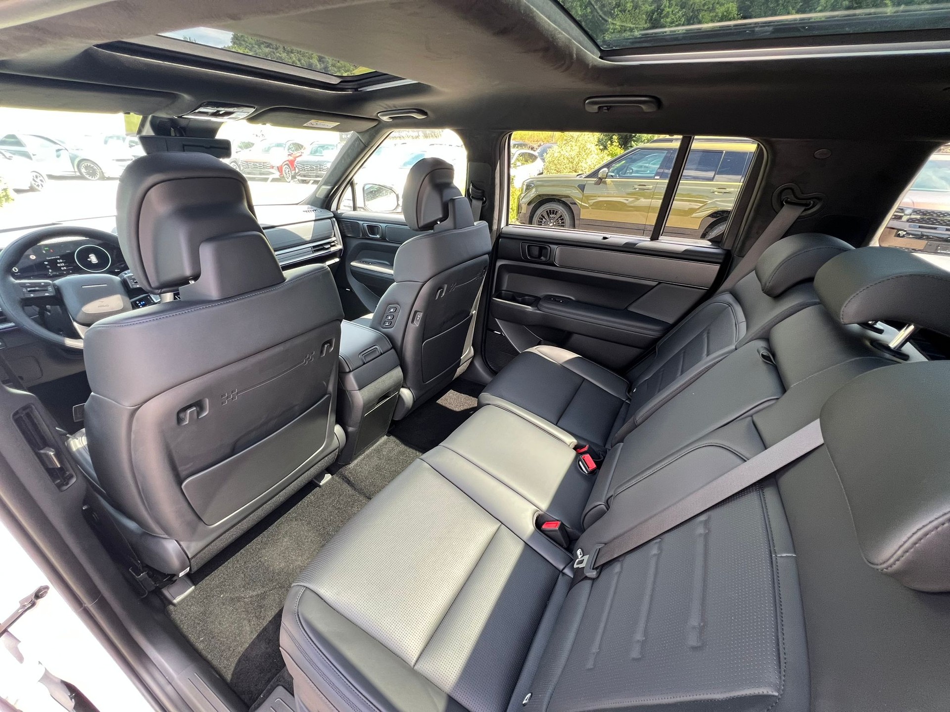 HYUNDAI Santa Fe 1.6 T-GDi HEV Calligraphy 4WD Automatic-image-10