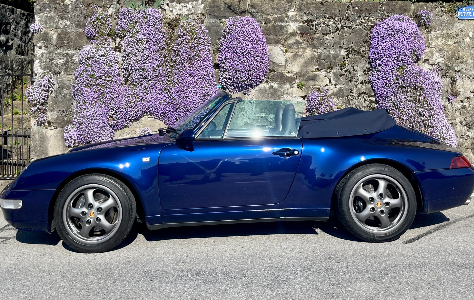 PORSCHE 911 Carrera Cabrio-image-9