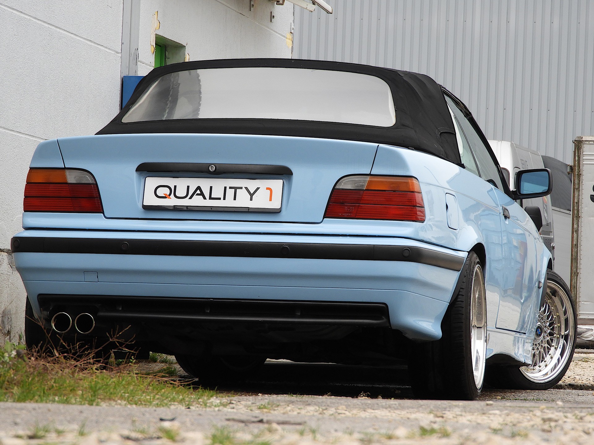 BMW 320i A Cabrio I CH Fahrzeug I Ab Platz I Dezent I Alle Dokumenten vorhanden-image-4