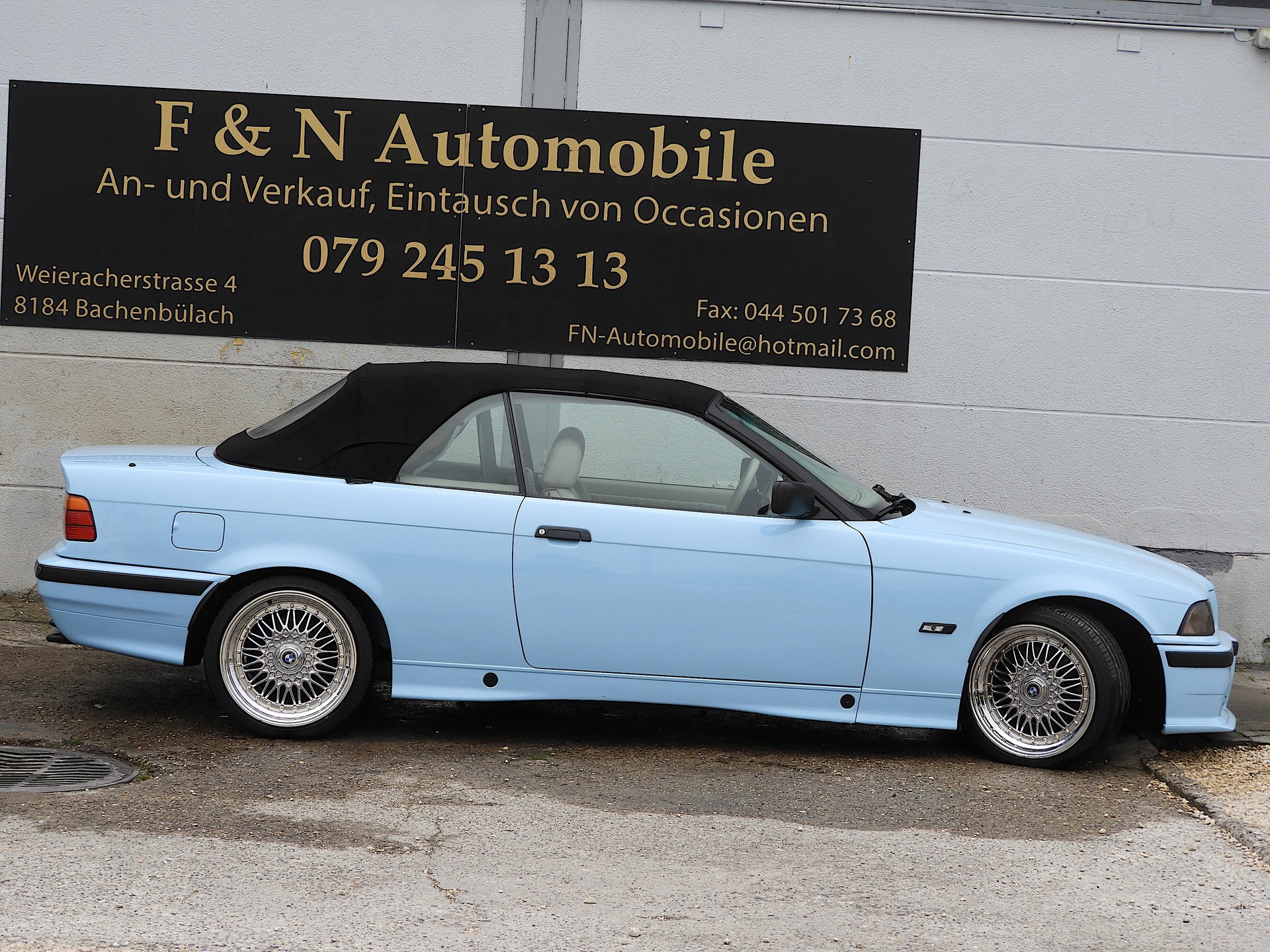 BMW 320i A Cabrio I CH Fahrzeug I Ab Platz I Dezent I Alle Dokumenten vorhanden-image-6