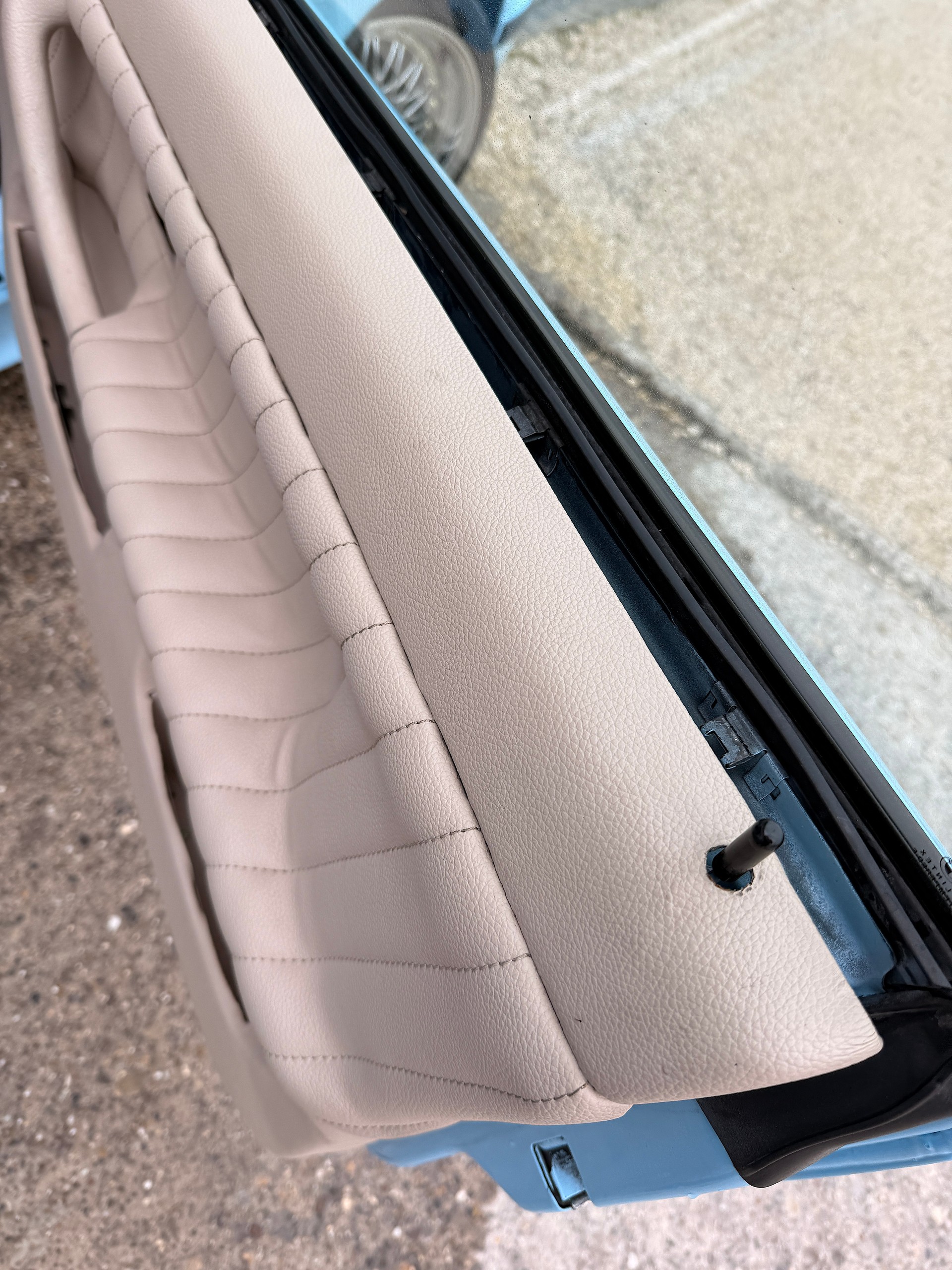 BMW 320i A Cabrio I CH Fahrzeug I Ab Platz I Dezent I Alle Dokumenten vorhanden-image-14