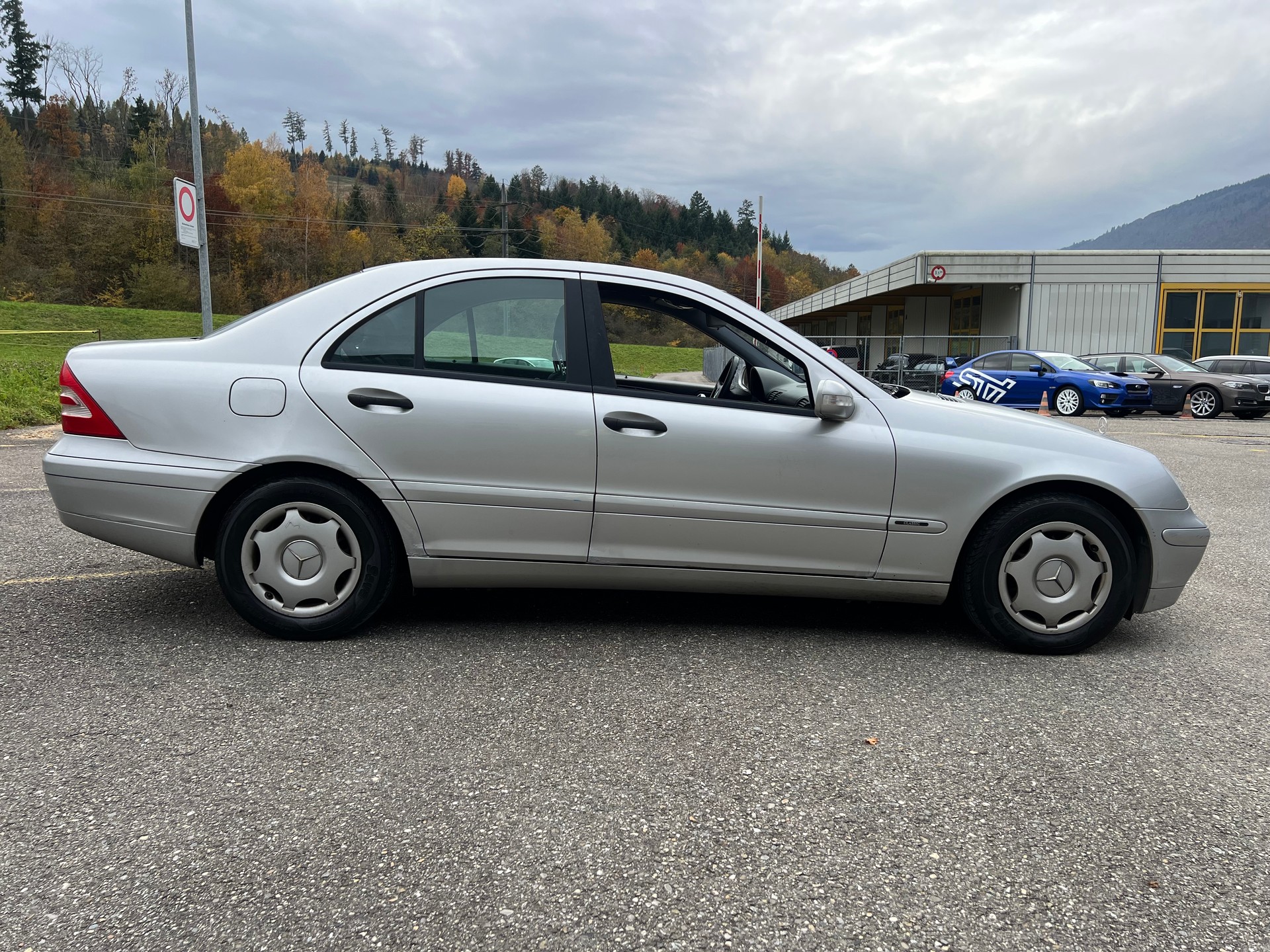 MERCEDES-BENZ C 180 Kompressor Classic. KM 159`000. 6 GANG SCHALTER. SERVICEGEPFLEGT. AB PLATZ 1800.--image-10