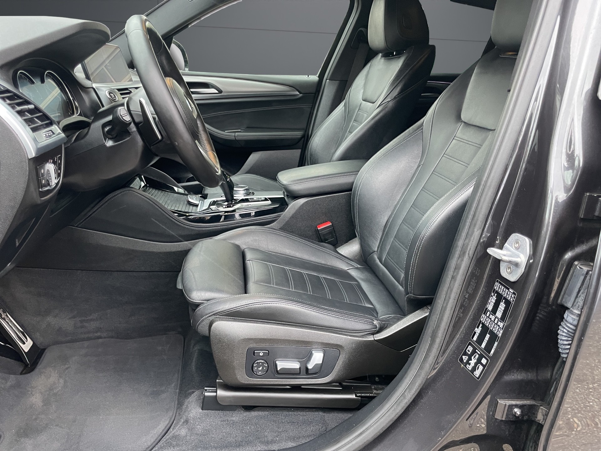 BMW X4 xDrive 20d M Sport Steptronic-image-5