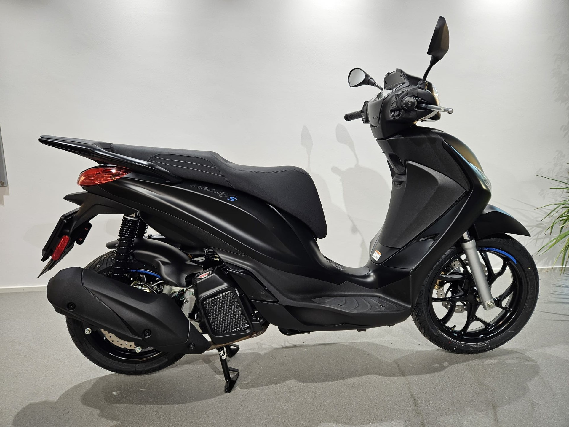 PIAGGIO Medley 125 Sport E5+-image-1