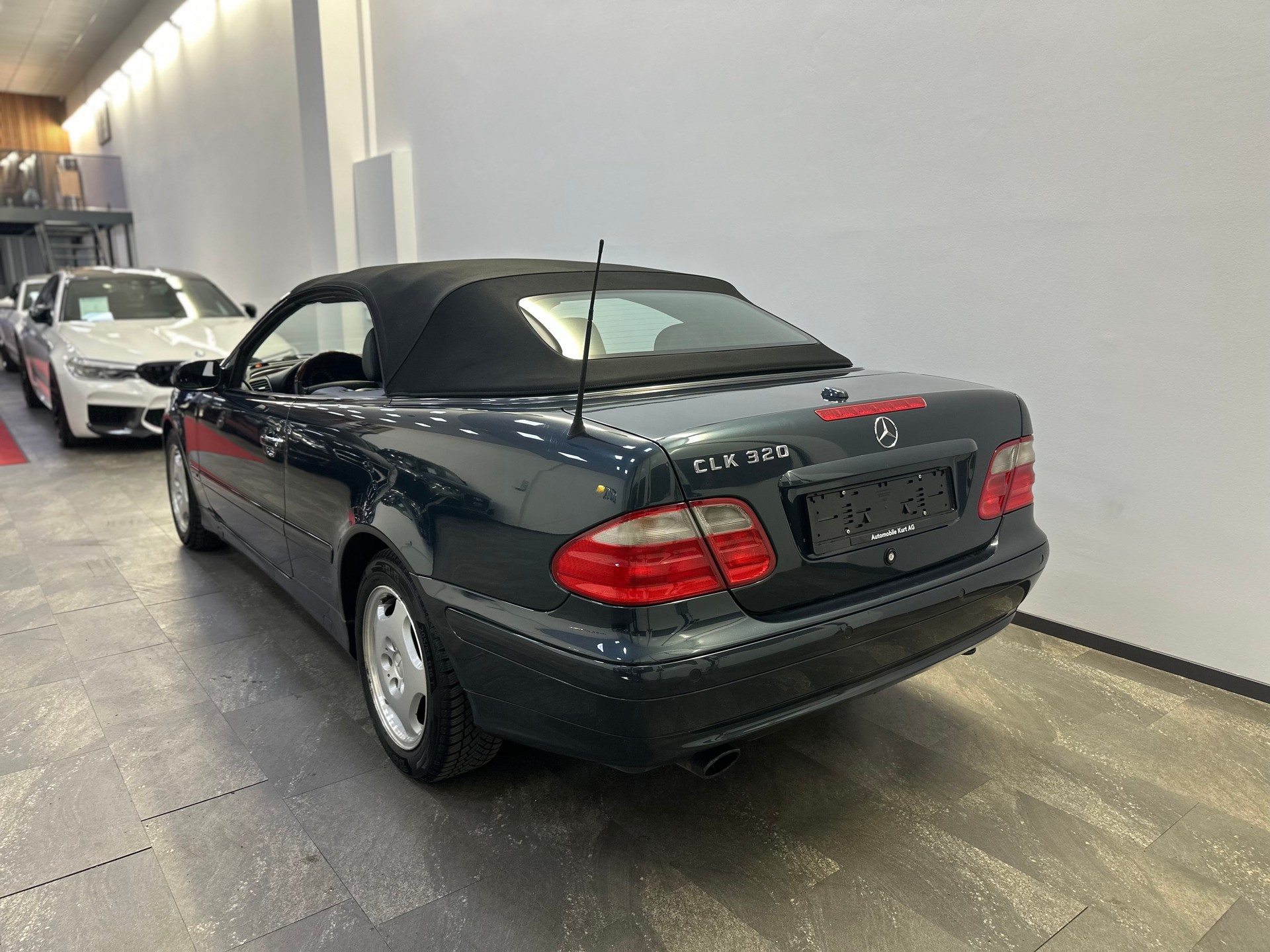 MERCEDES-BENZ CLK 320 Elégance Automatic-showroom-element-3