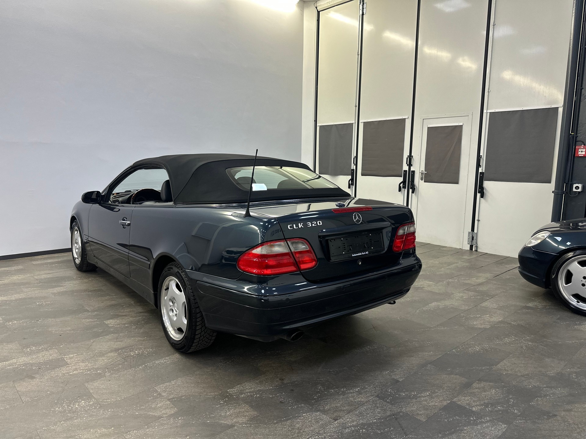 MERCEDES-BENZ CLK 320 Elégance Automatic-image-4